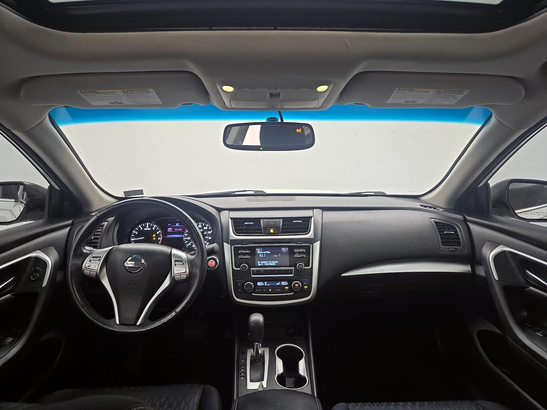 Thumbnail: 2017 Nissan Altima - 9