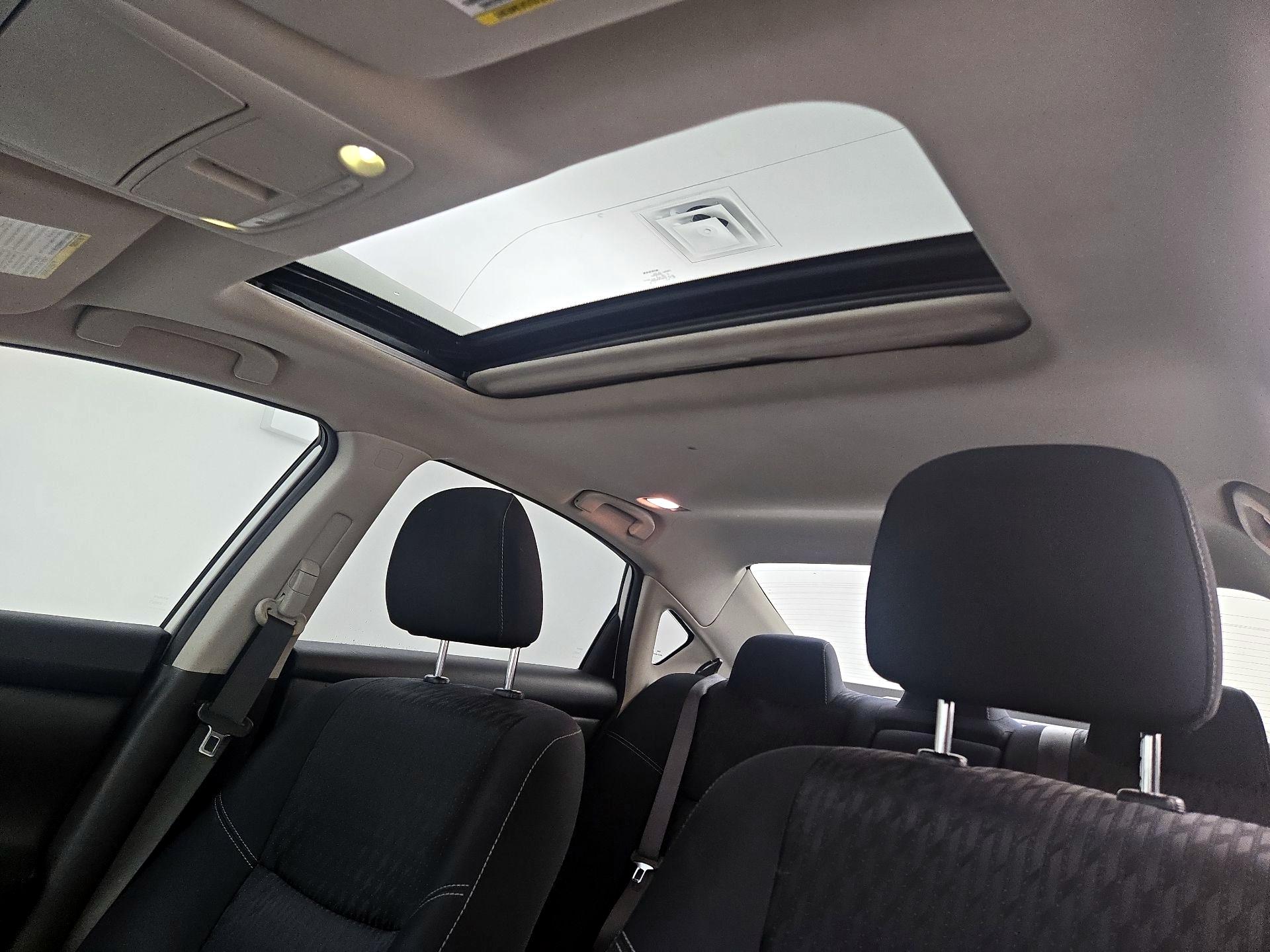 Thumbnail: 2017 Nissan Altima - 19