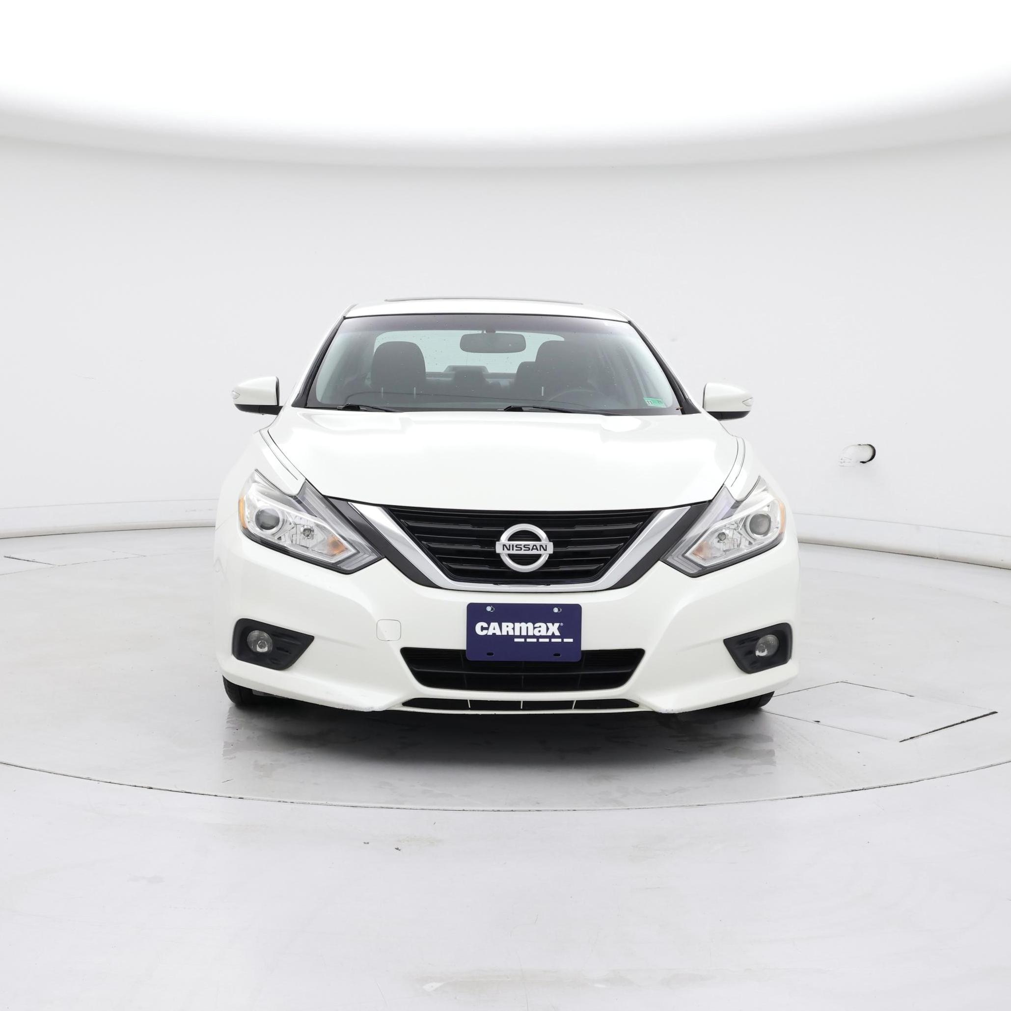 Thumbnail: 2017 Nissan Altima - 5