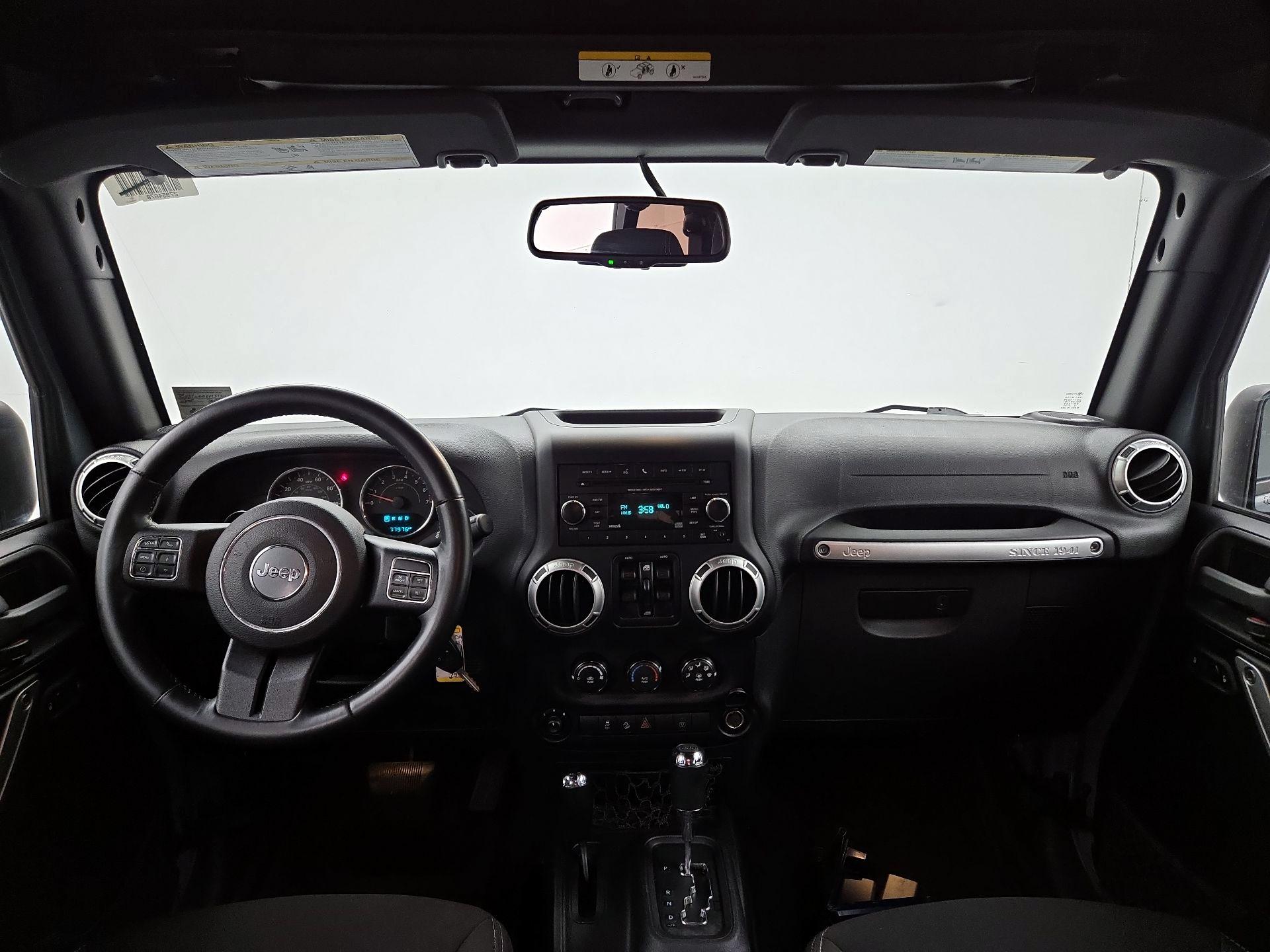 Thumbnail: 2015 Jeep Wrangler - 9