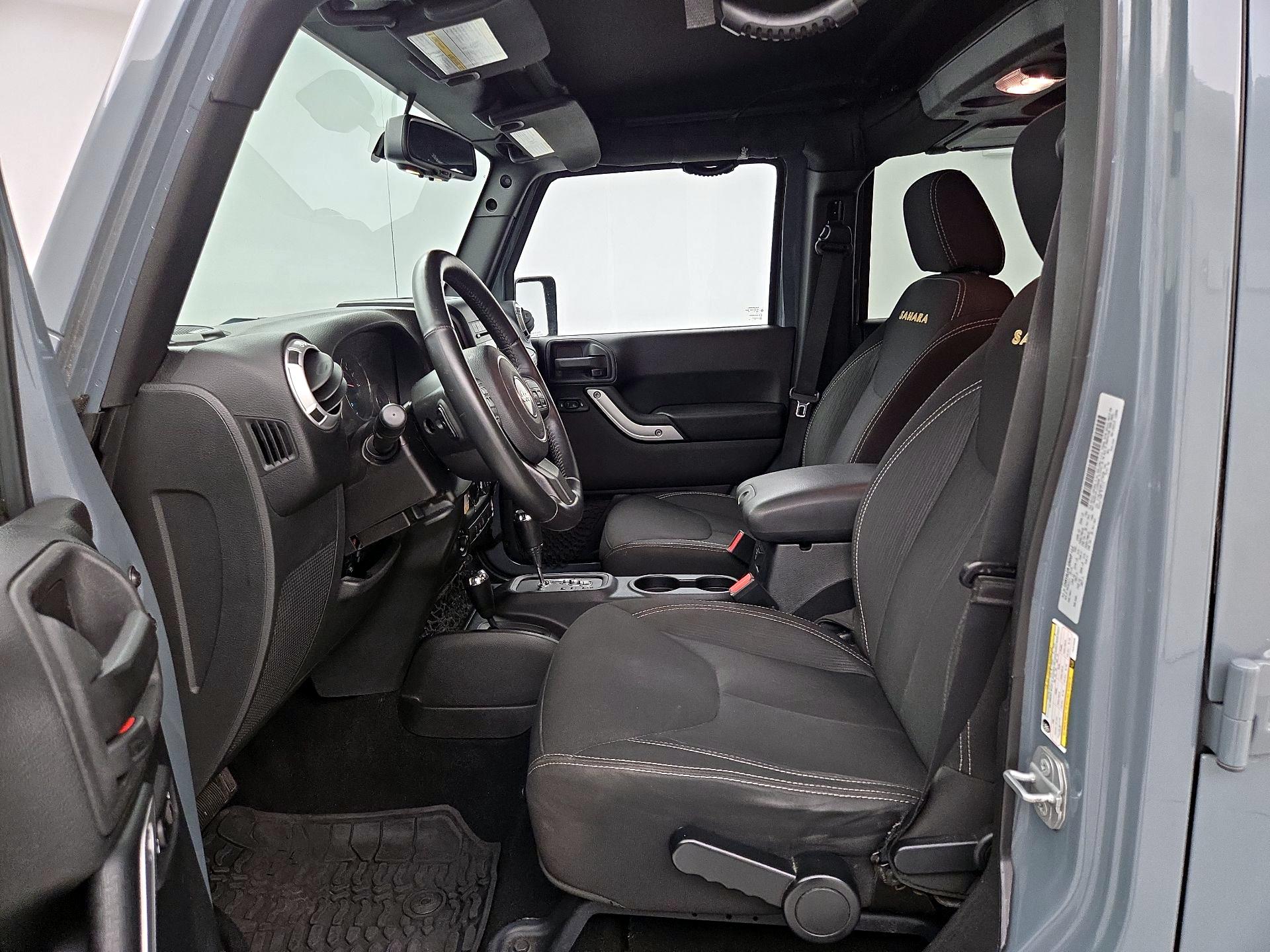 Thumbnail: 2015 Jeep Wrangler - 11