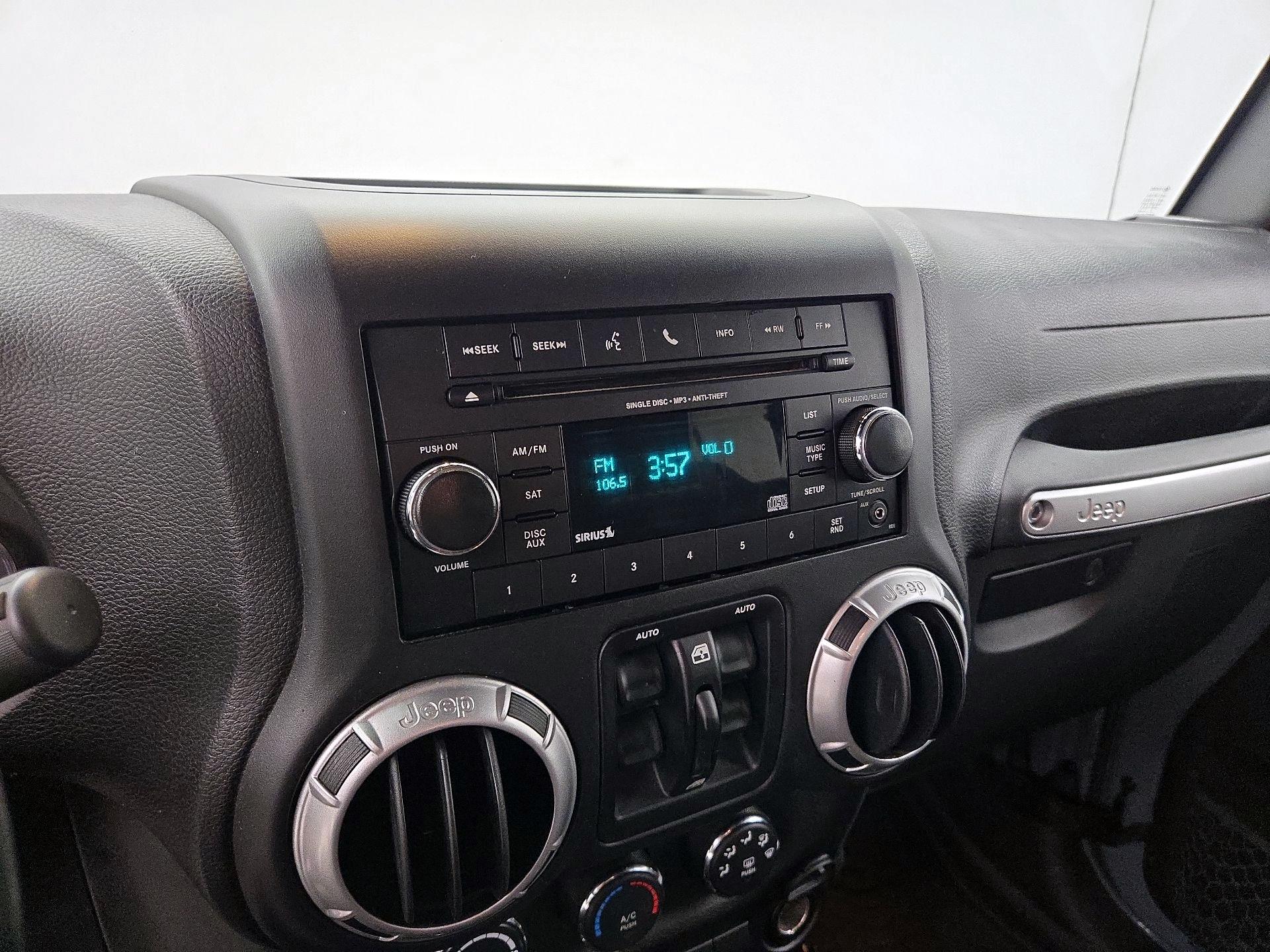 Thumbnail: 2015 Jeep Wrangler - 13