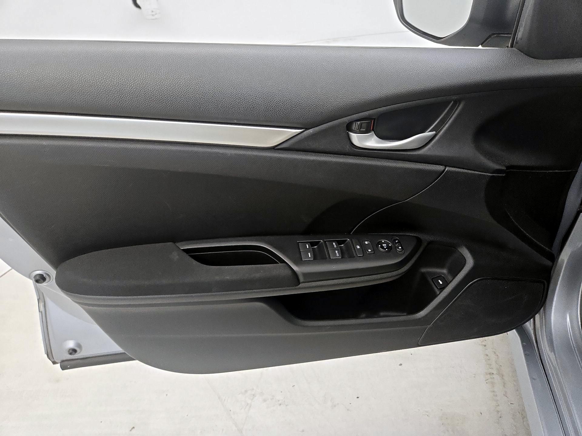 Thumbnail: 2017 Honda Civic - 12