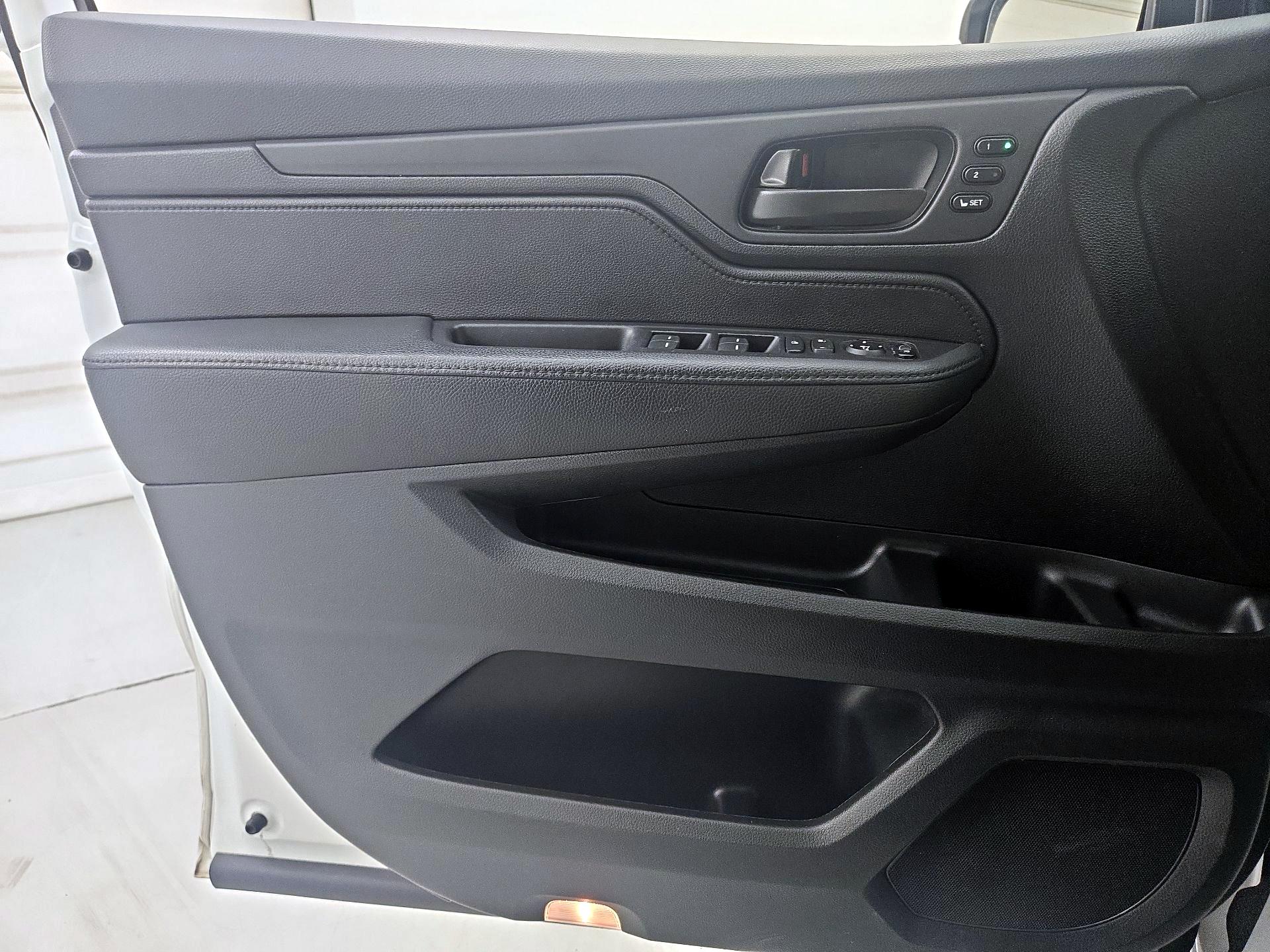 Thumbnail: 2022 Honda Odyssey - 12