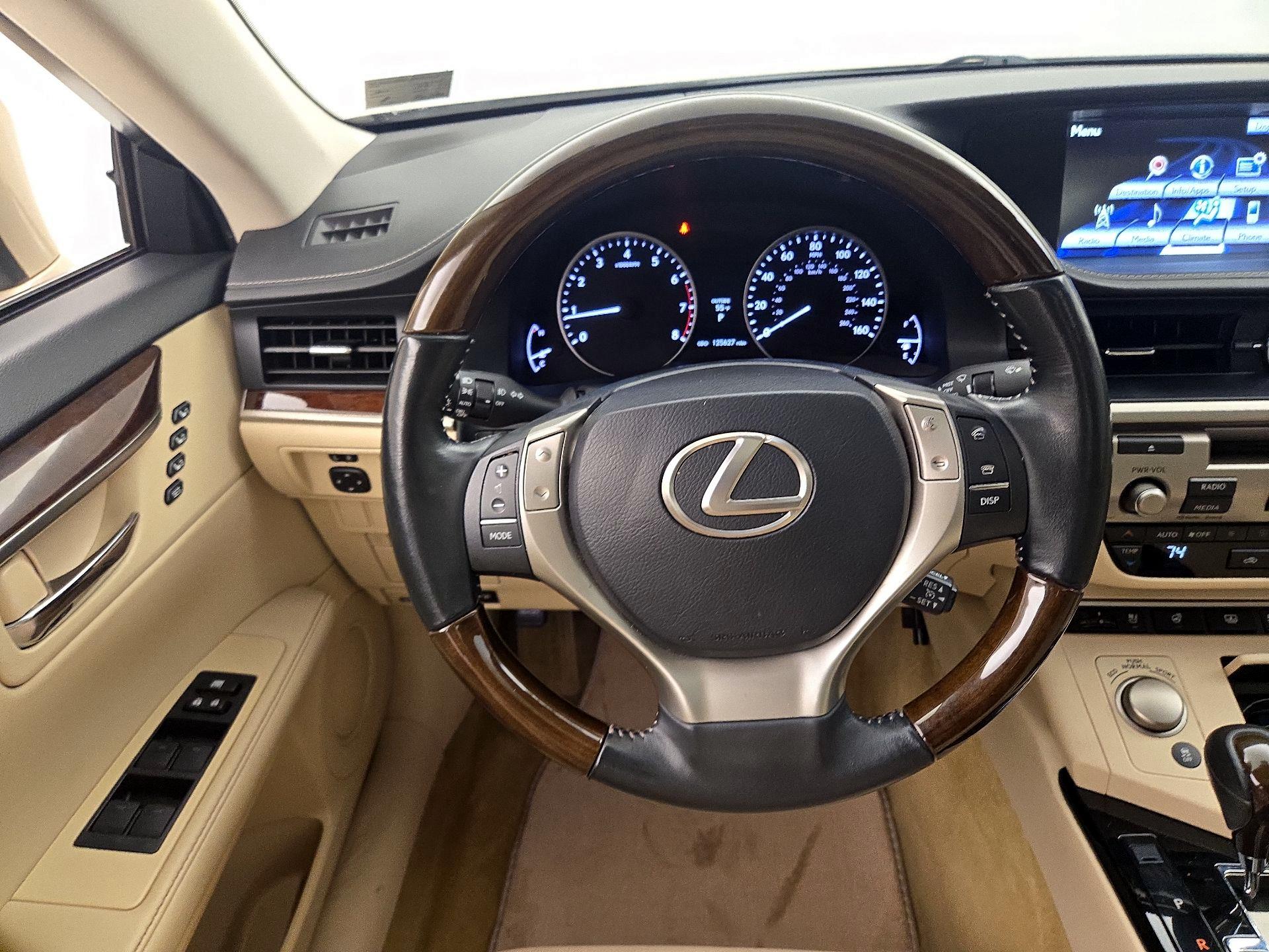 Thumbnail: 2014 Lexus ES - 10