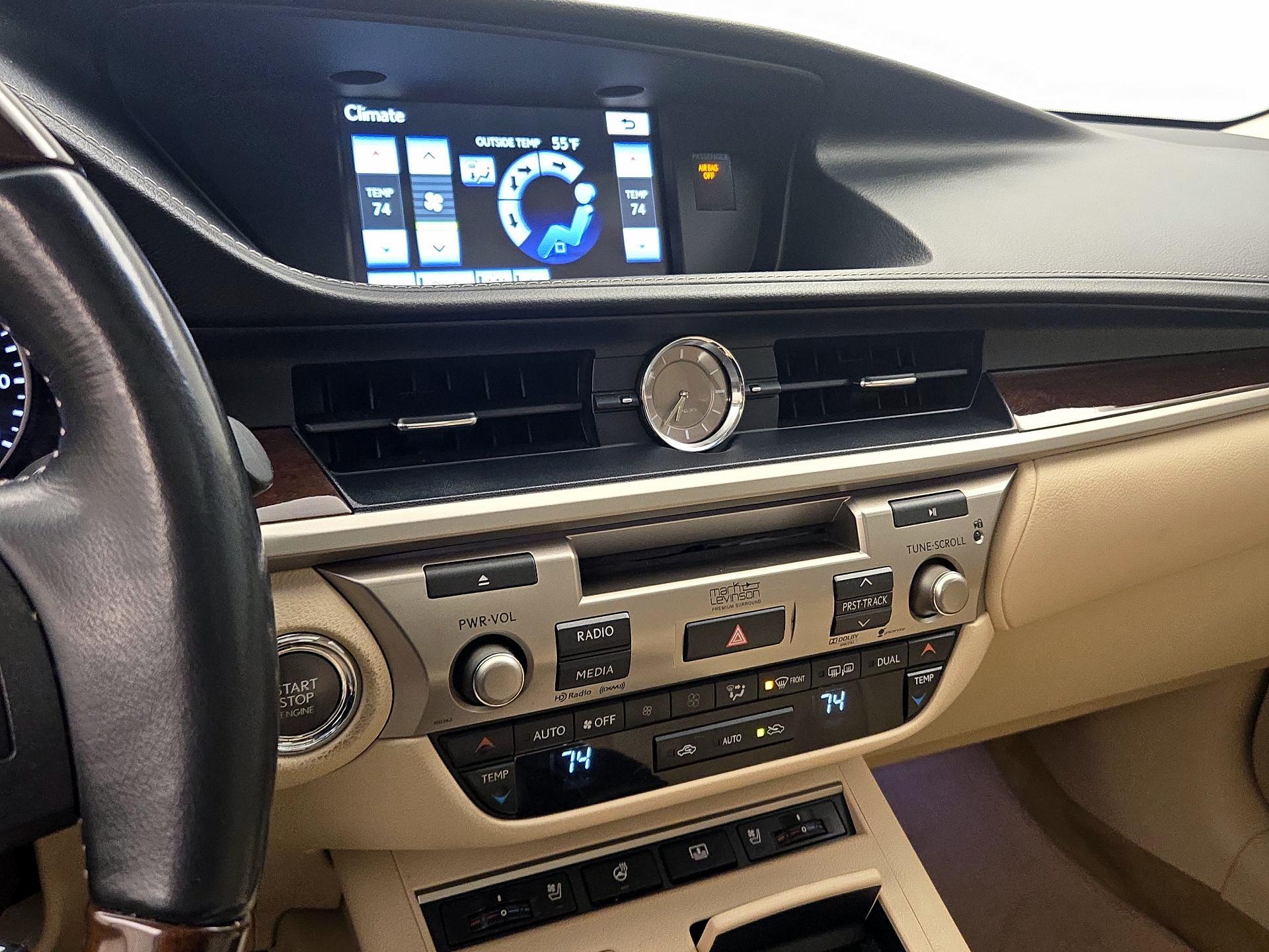 Thumbnail: 2014 Lexus ES - 17