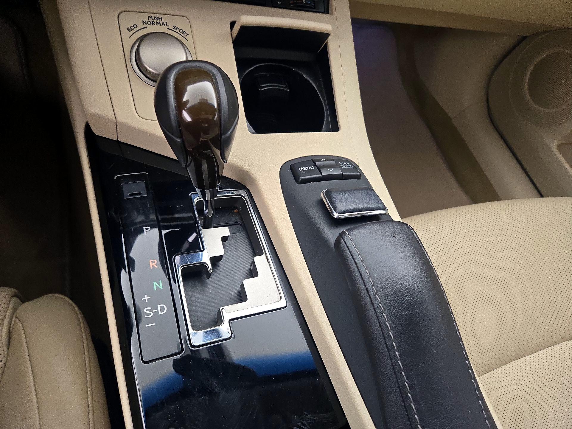 Thumbnail: 2014 Lexus ES - 18