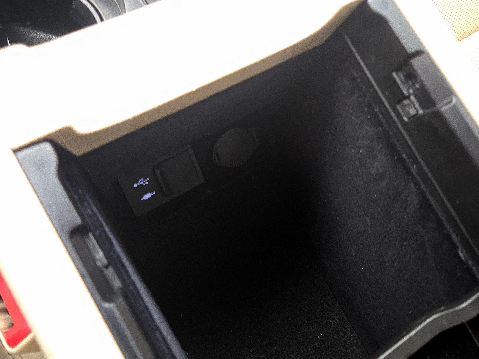 Thumbnail: 2014 Lexus ES - 19