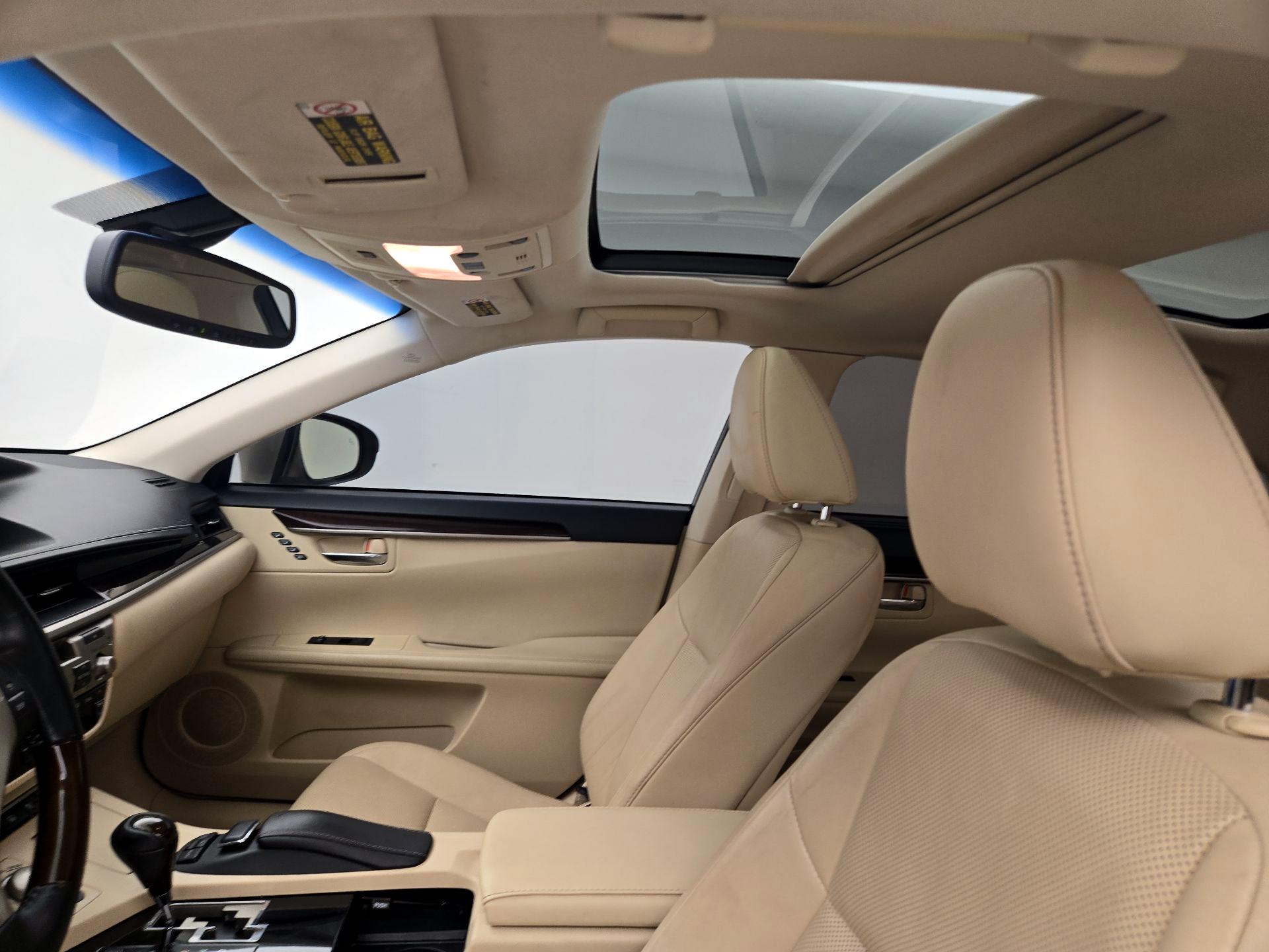 Thumbnail: 2014 Lexus ES - 20