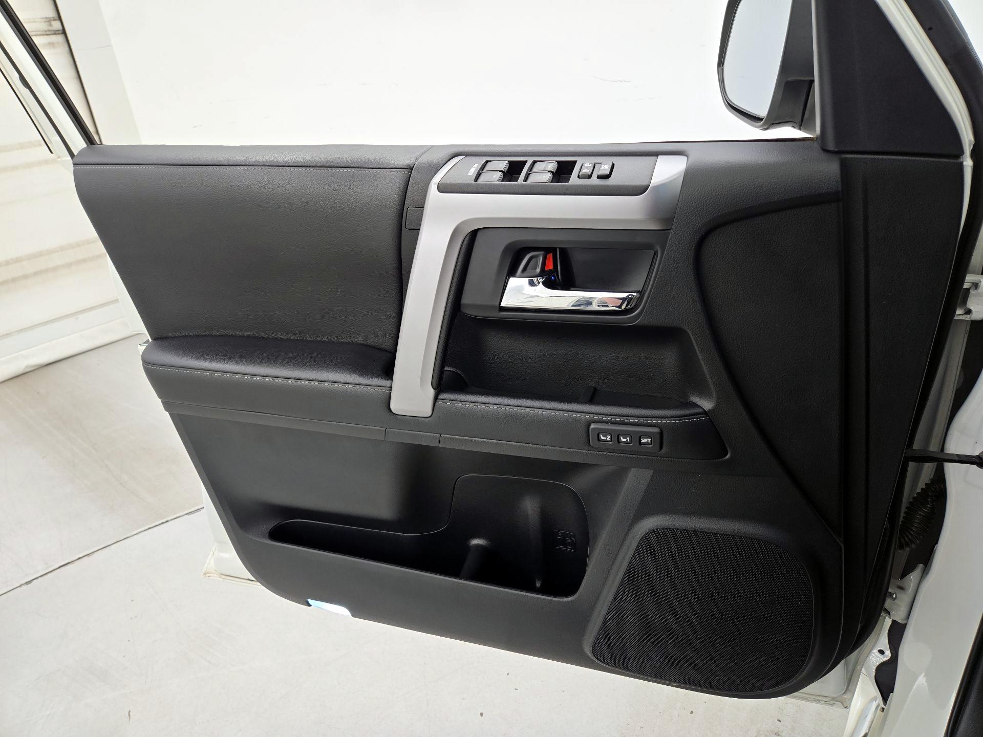 Thumbnail: 2021 Toyota 4Runner - 12