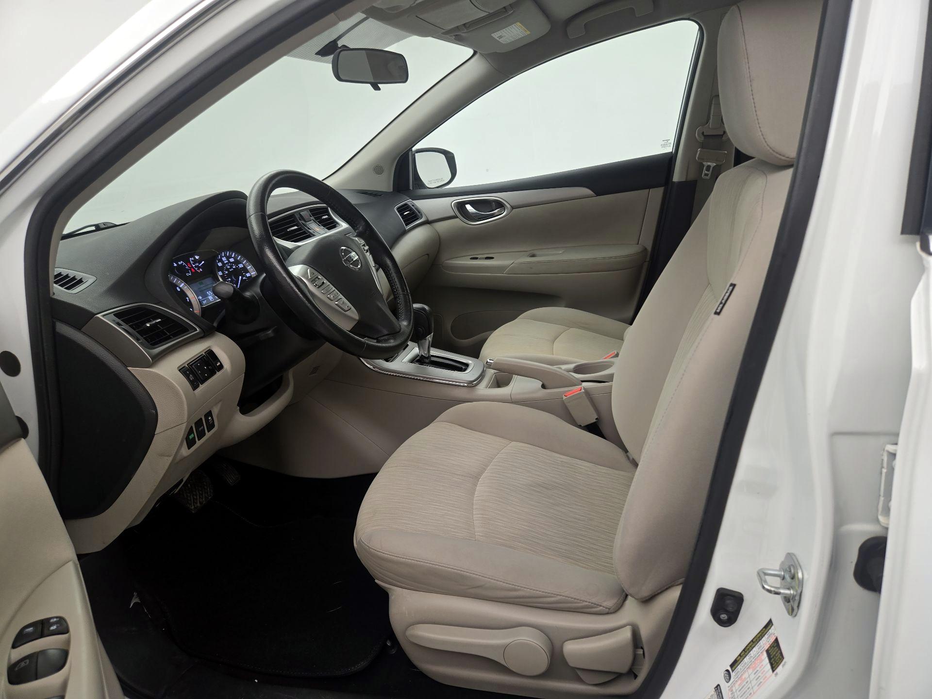 Thumbnail: 2015 Nissan Sentra - 11