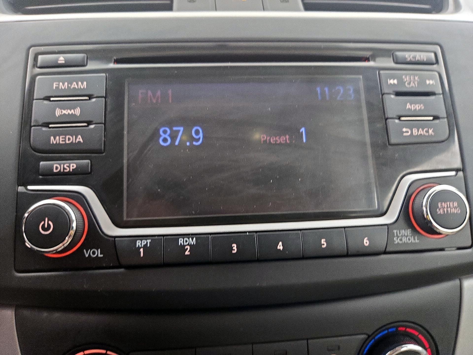 Thumbnail: 2015 Nissan Sentra - 15