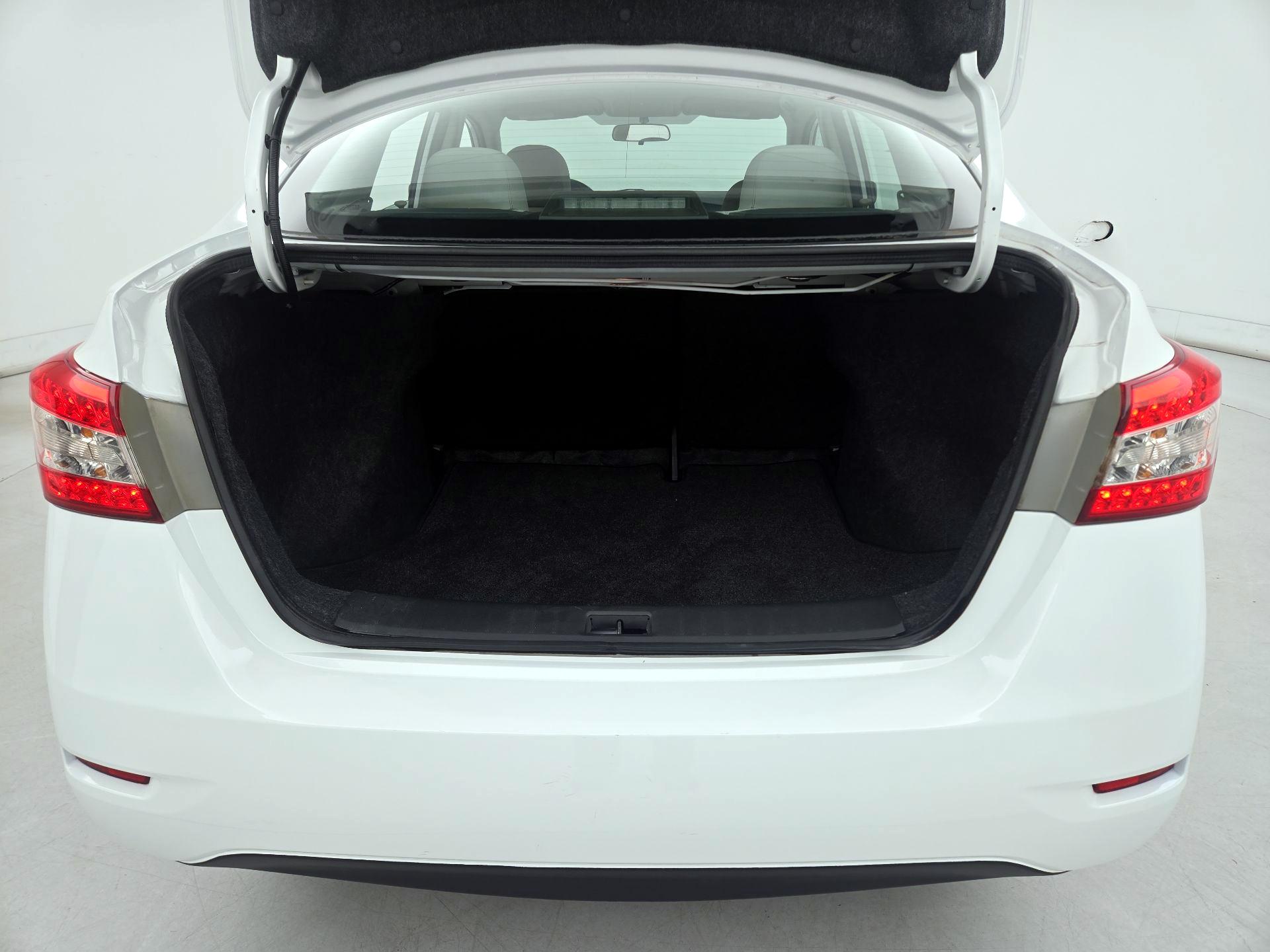 Thumbnail: 2015 Nissan Sentra - 20