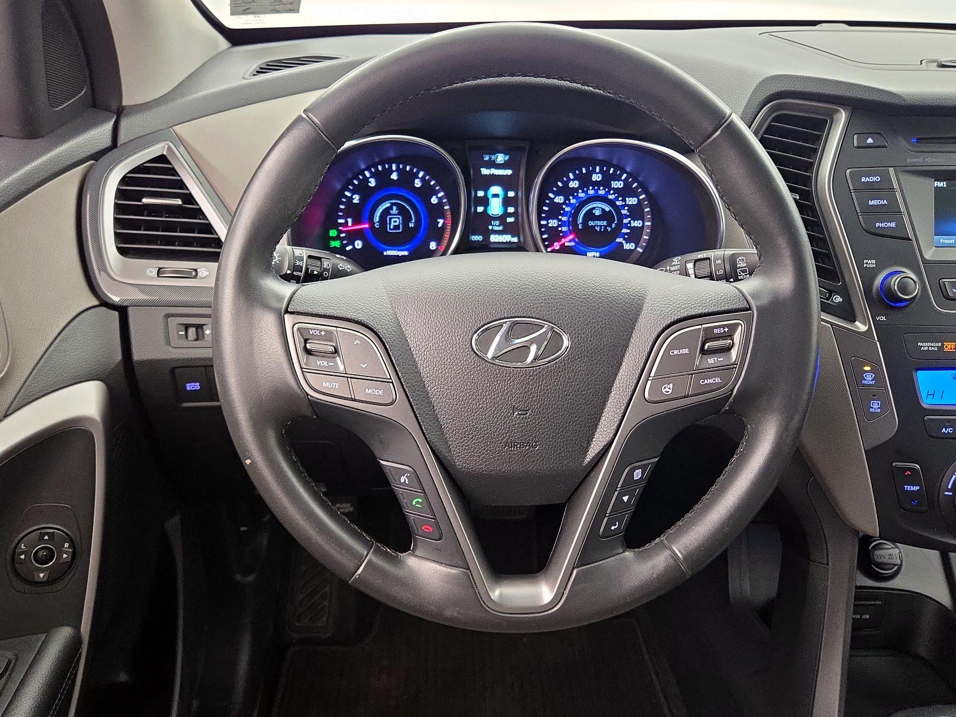 Thumbnail: 2016 Hyundai Santa Fe - 10