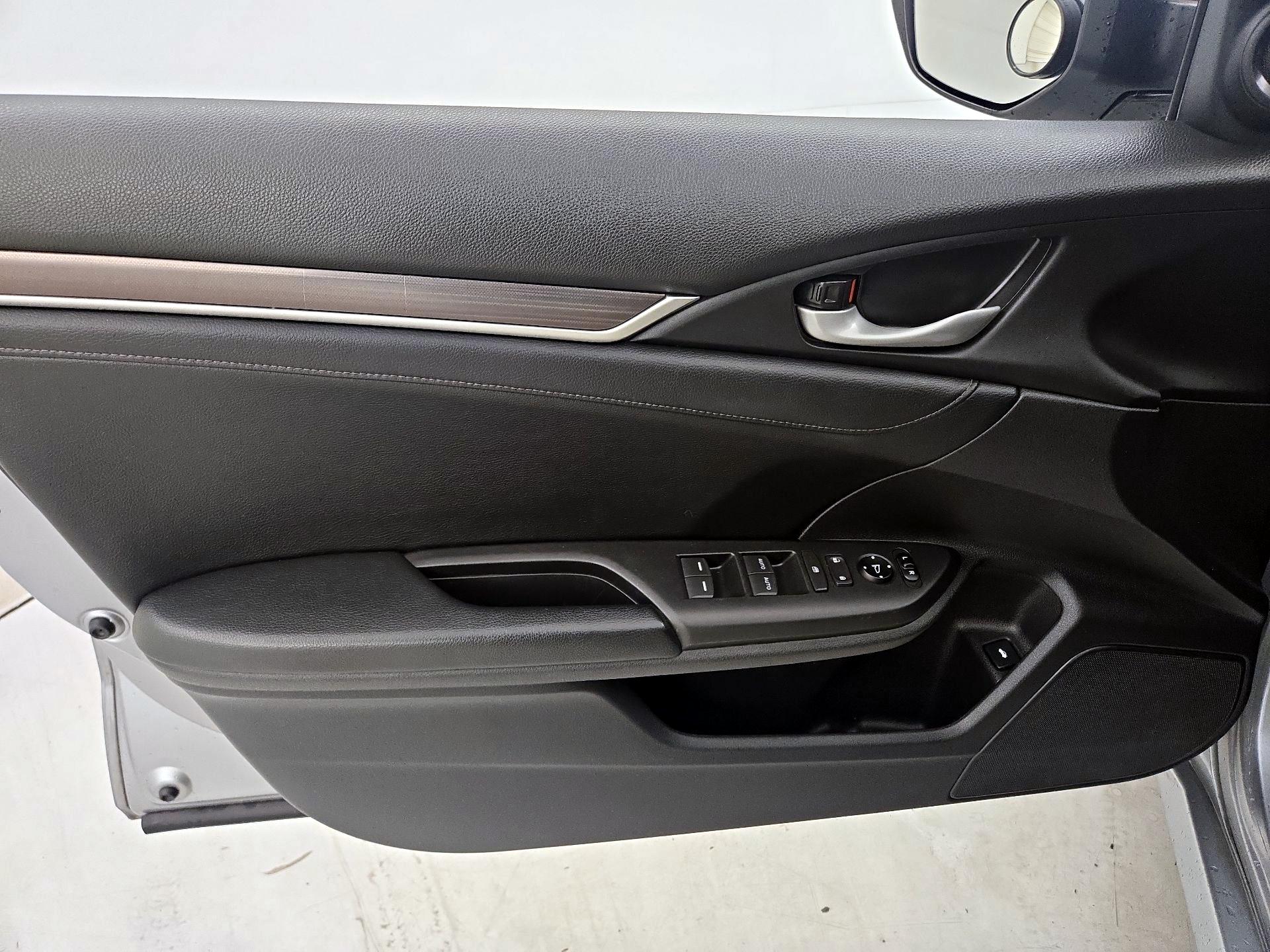 Thumbnail: 2019 Honda Civic - 12