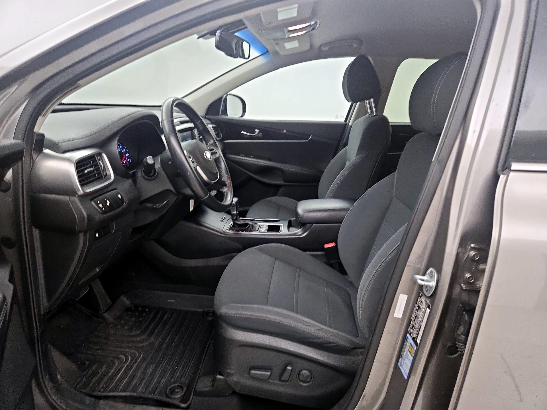 Thumbnail: 2019 Kia Sorento - 11