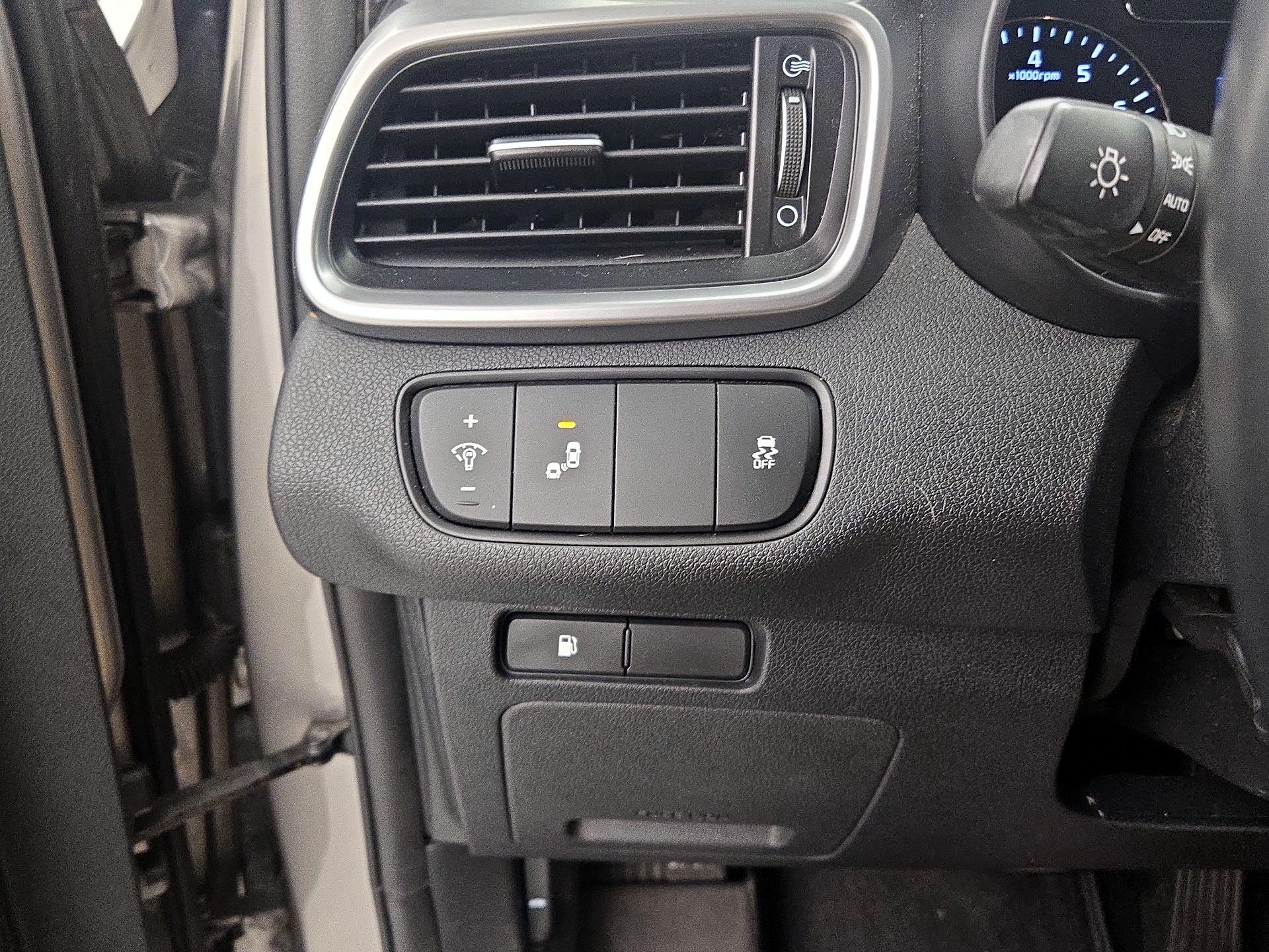 Thumbnail: 2019 Kia Sorento - 13