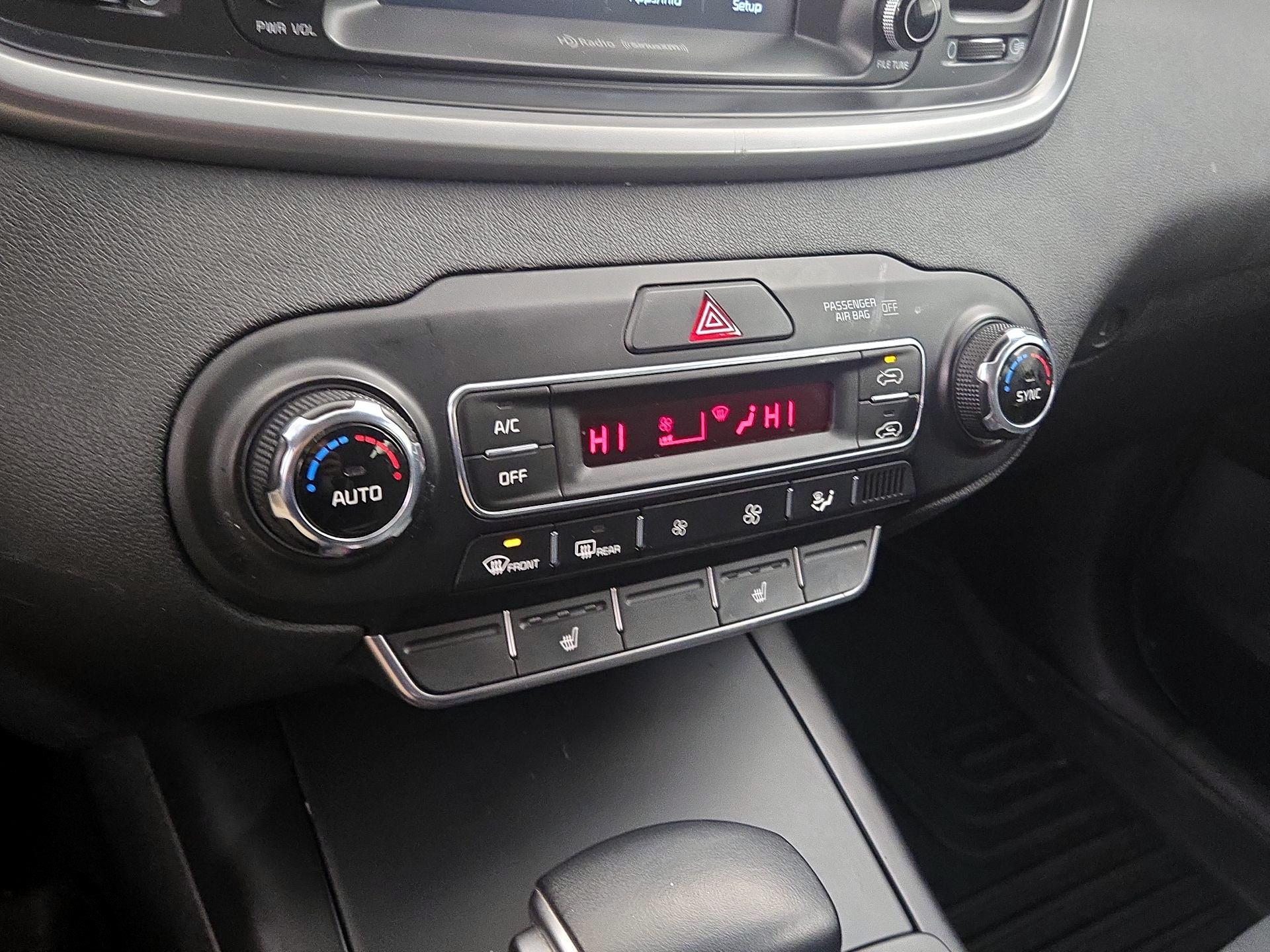 Thumbnail: 2019 Kia Sorento - 16