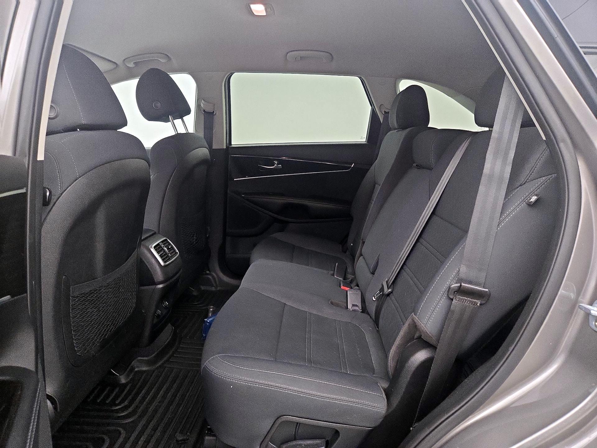 Thumbnail: 2019 Kia Sorento - 19