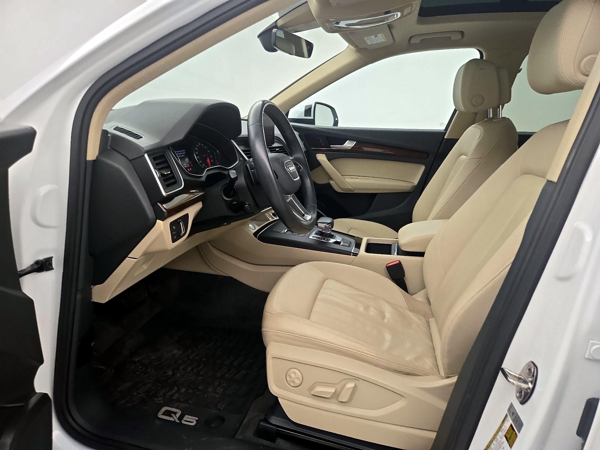 Thumbnail: 2020 Audi Q5 - 11