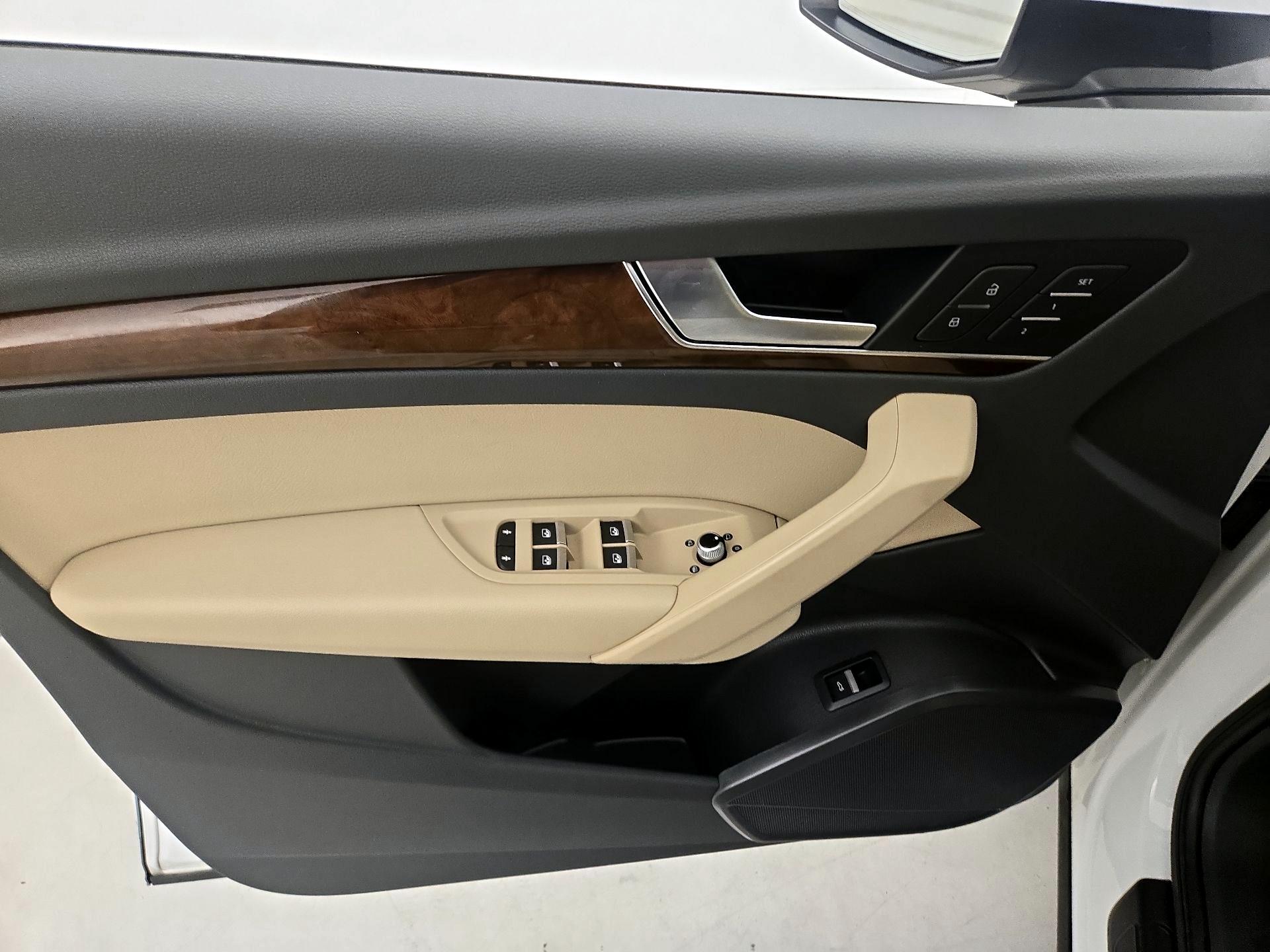 Thumbnail: 2020 Audi Q5 - 12