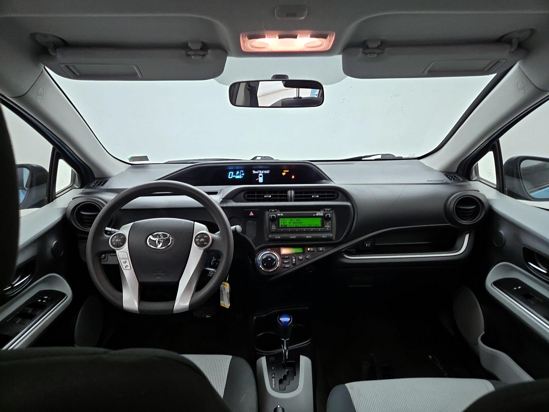 Thumbnail: 2014 Toyota Prius - 9