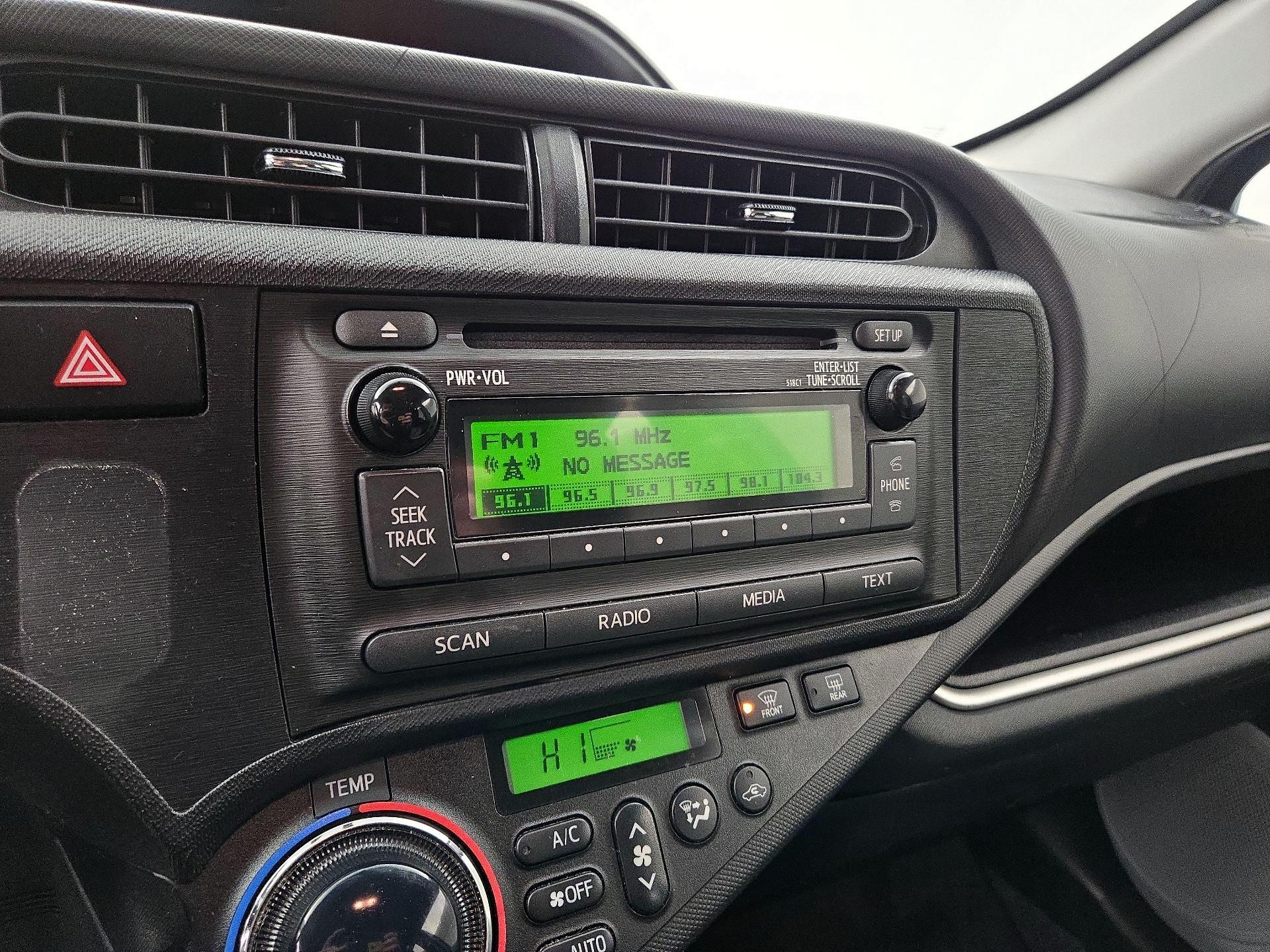 Thumbnail: 2014 Toyota Prius - 14