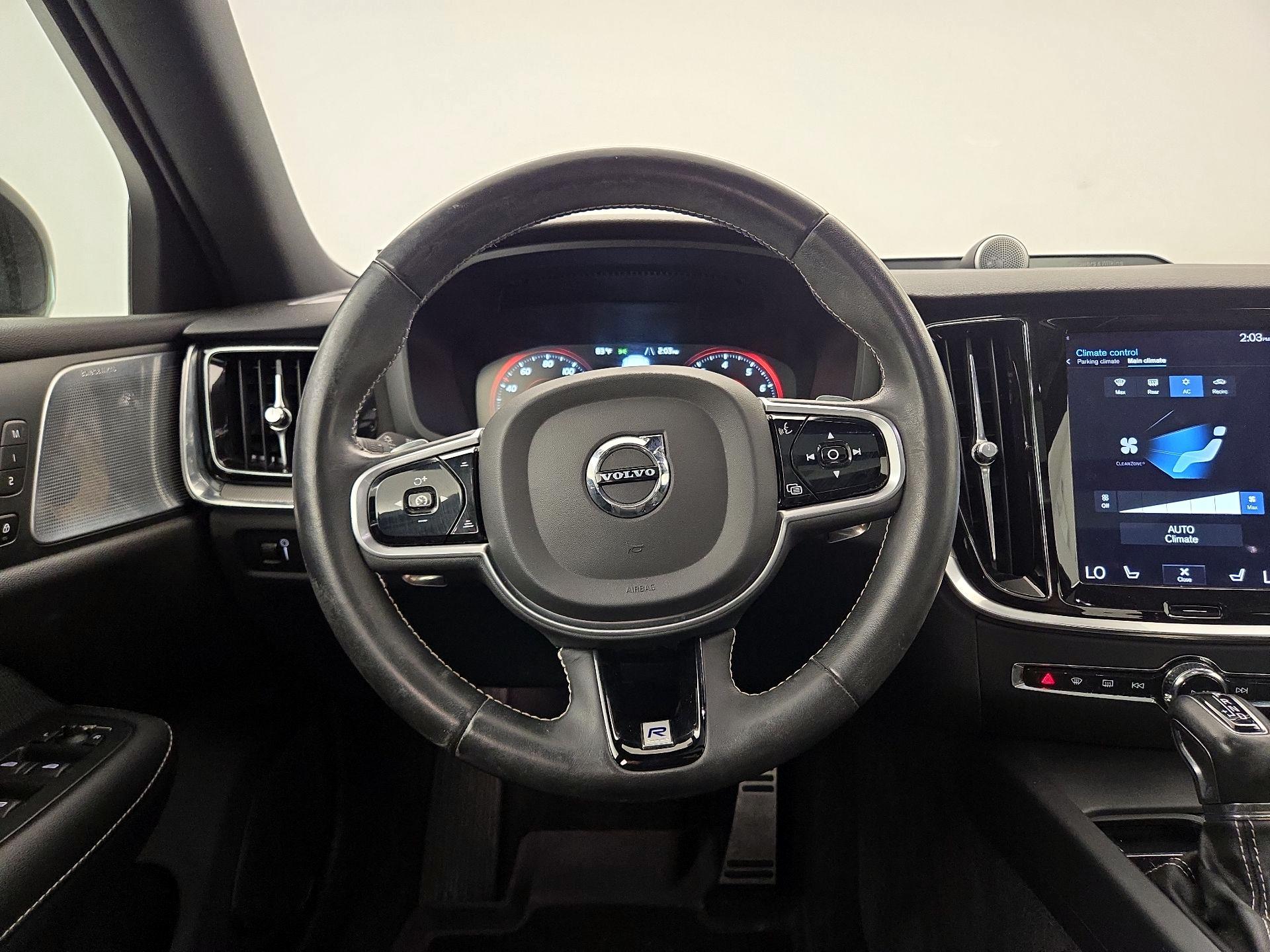 Thumbnail: 2019 Volvo S60 - 10