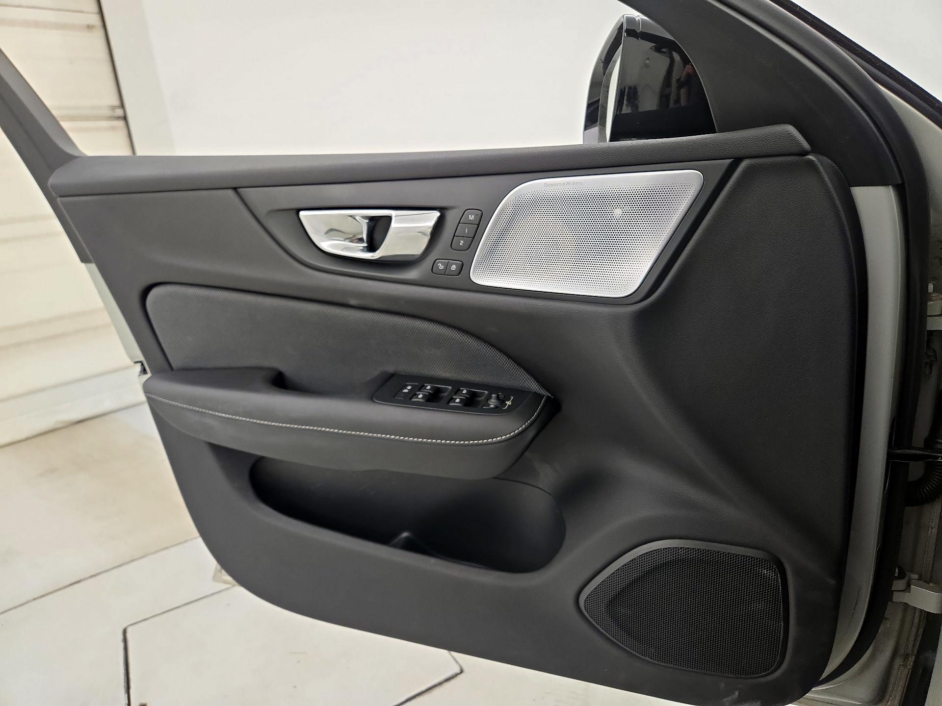 Thumbnail: 2019 Volvo S60 - 12