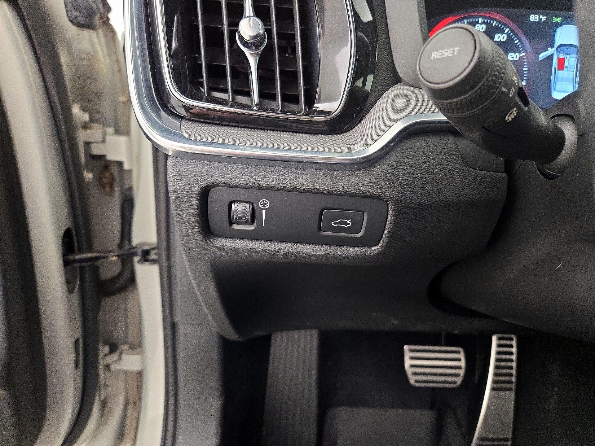 Thumbnail: 2019 Volvo S60 - 13