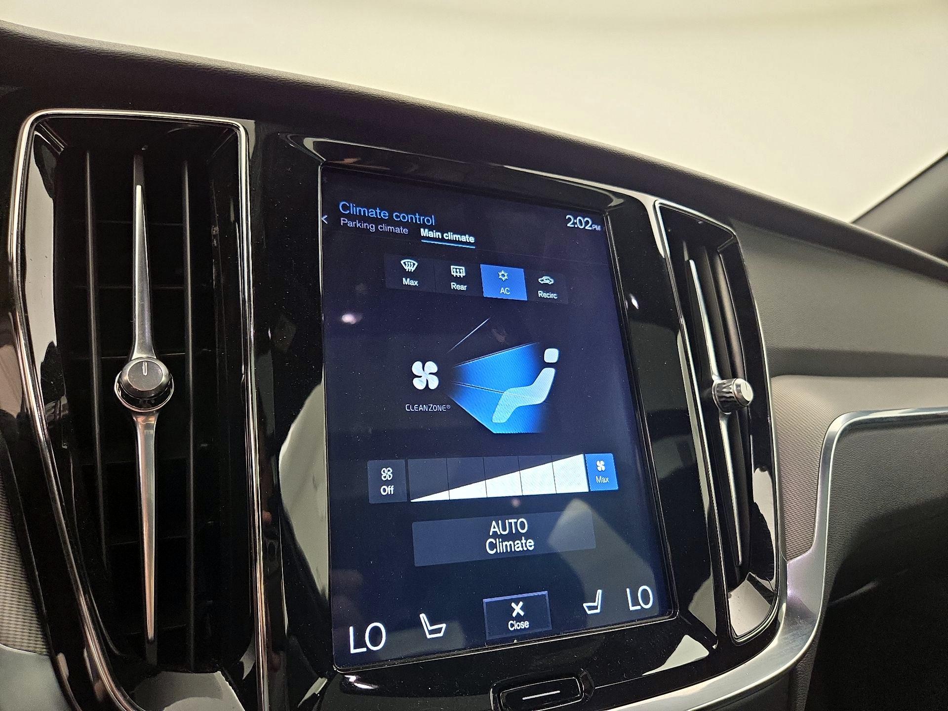 Thumbnail: 2019 Volvo S60 - 17