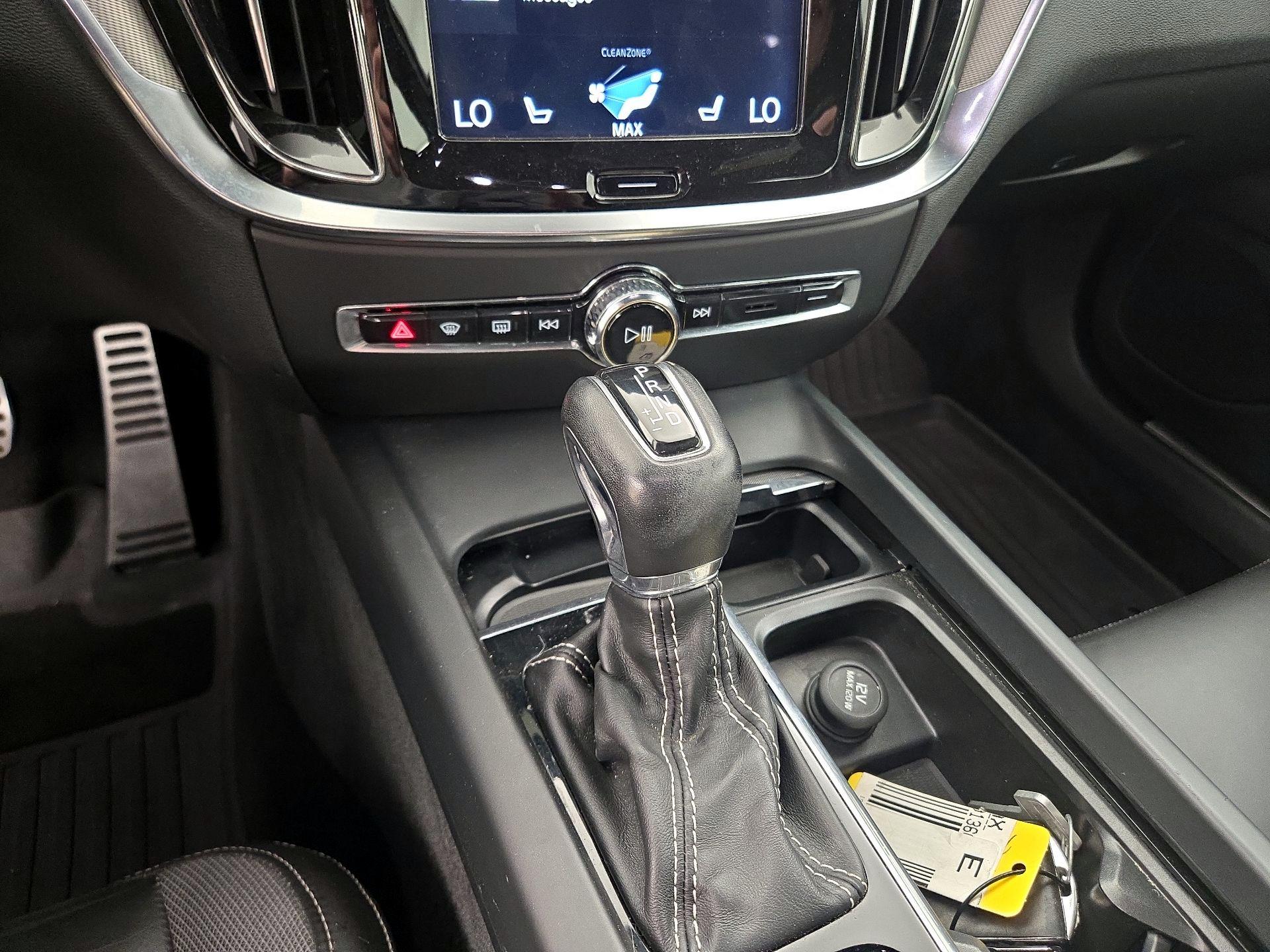 Thumbnail: 2019 Volvo S60 - 18