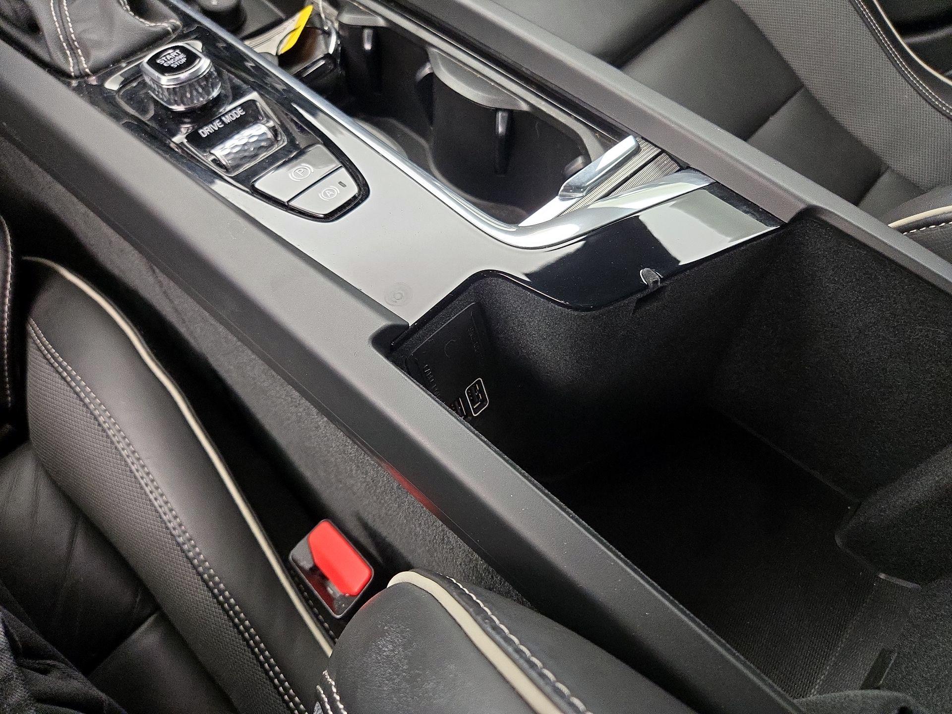 Thumbnail: 2019 Volvo S60 - 19