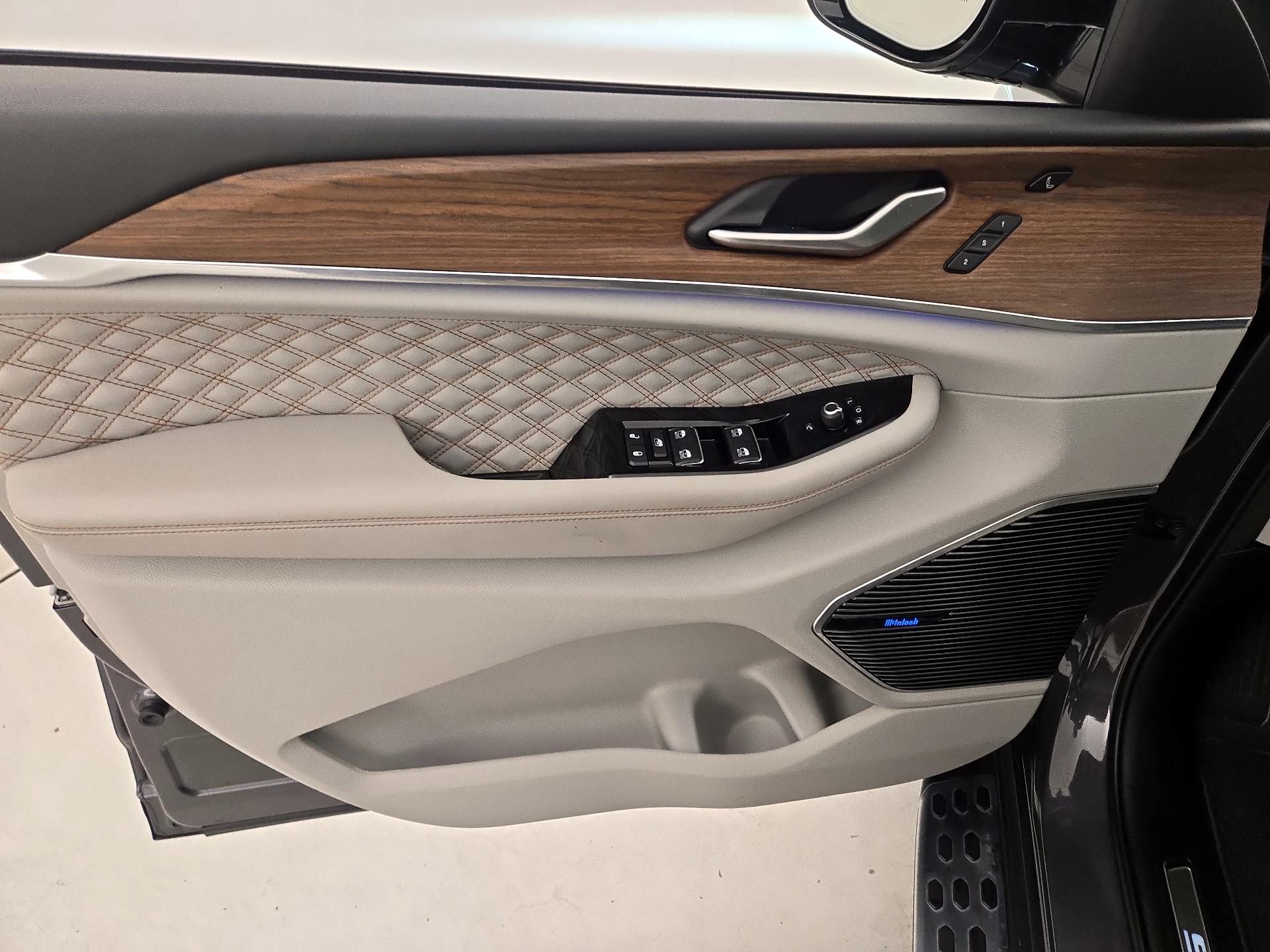 Thumbnail: 2022 Jeep Grand Cherokee L - 12