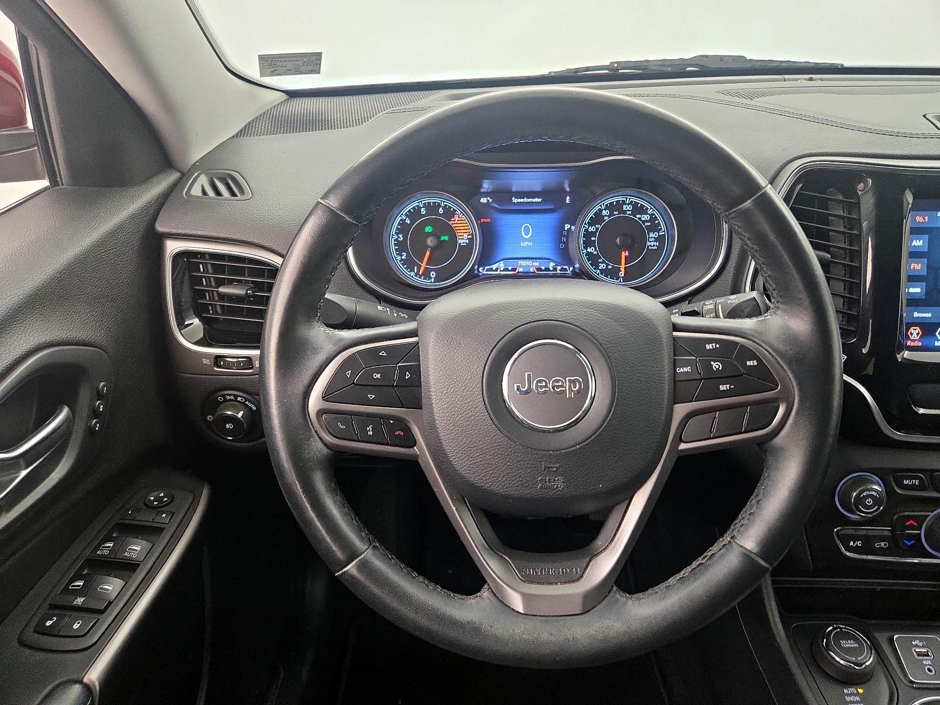 Thumbnail: 2019 Jeep Cherokee - 10