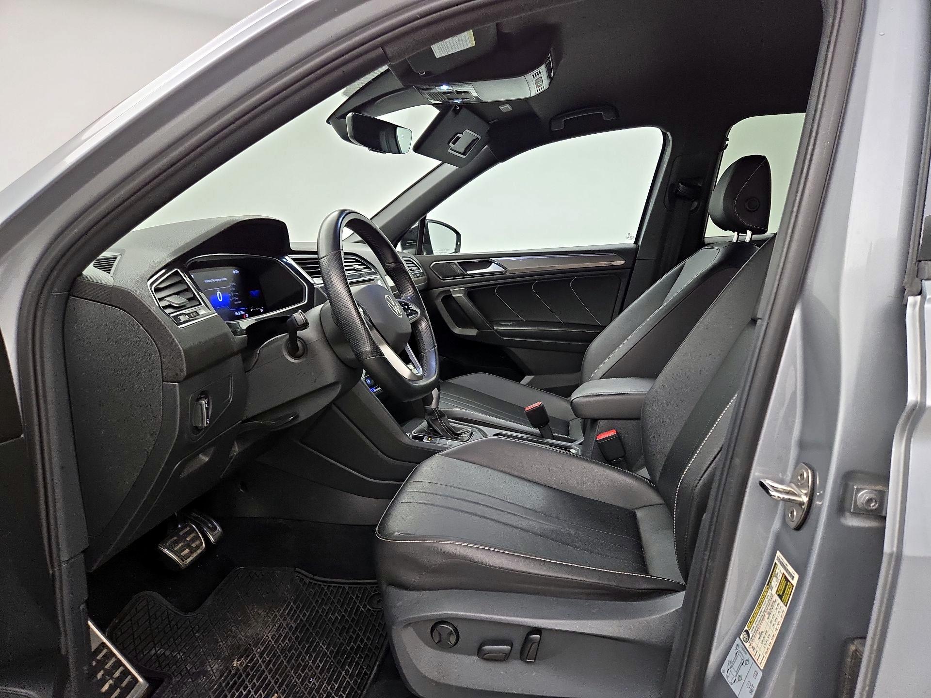 Thumbnail: 2022 Volkswagen Tiguan - 11