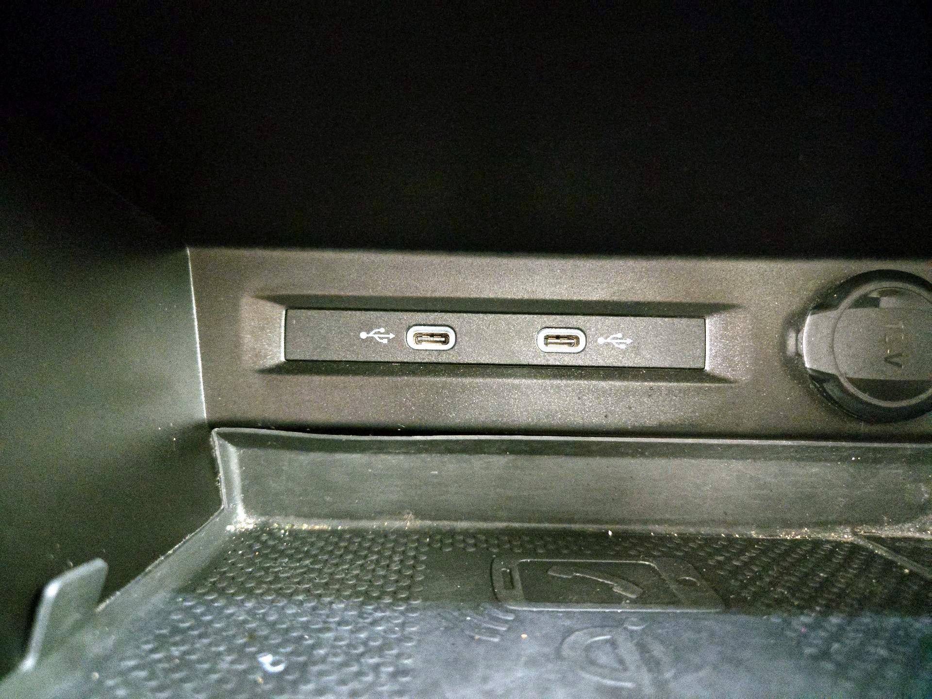 Thumbnail: 2022 Volkswagen Tiguan - 18