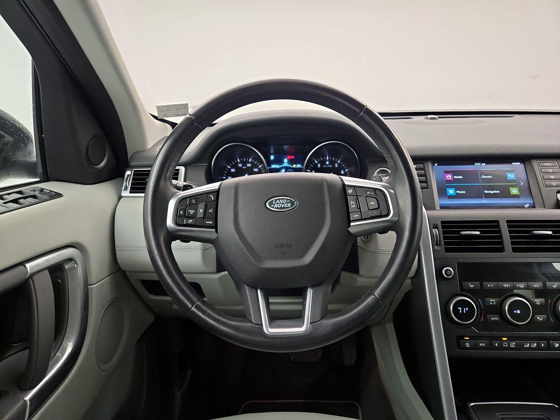 Thumbnail: 2019 Land Rover Discovery Sport - 10