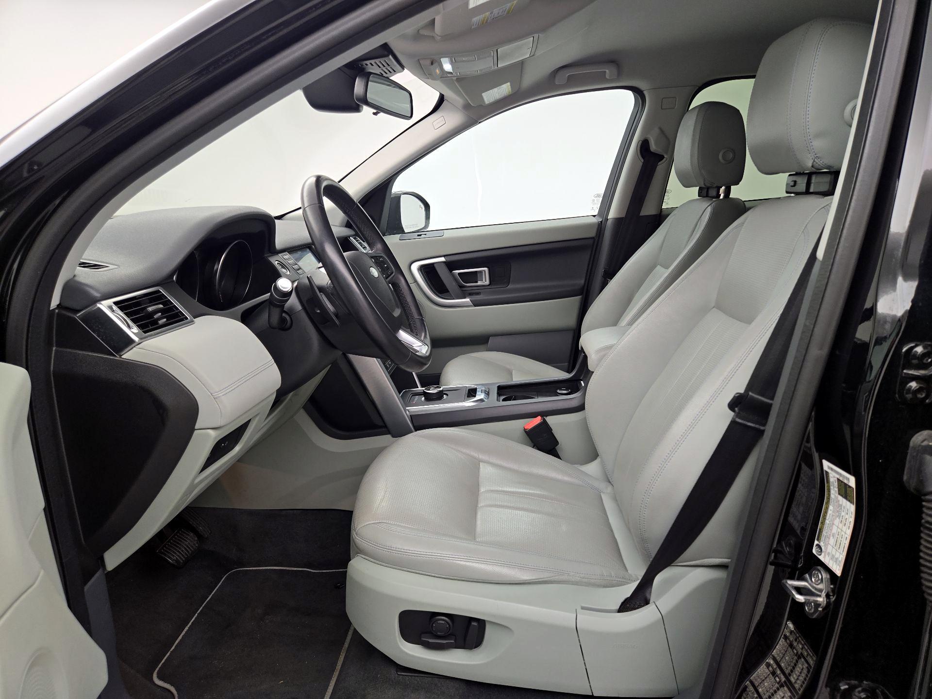 Thumbnail: 2019 Land Rover Discovery Sport - 11