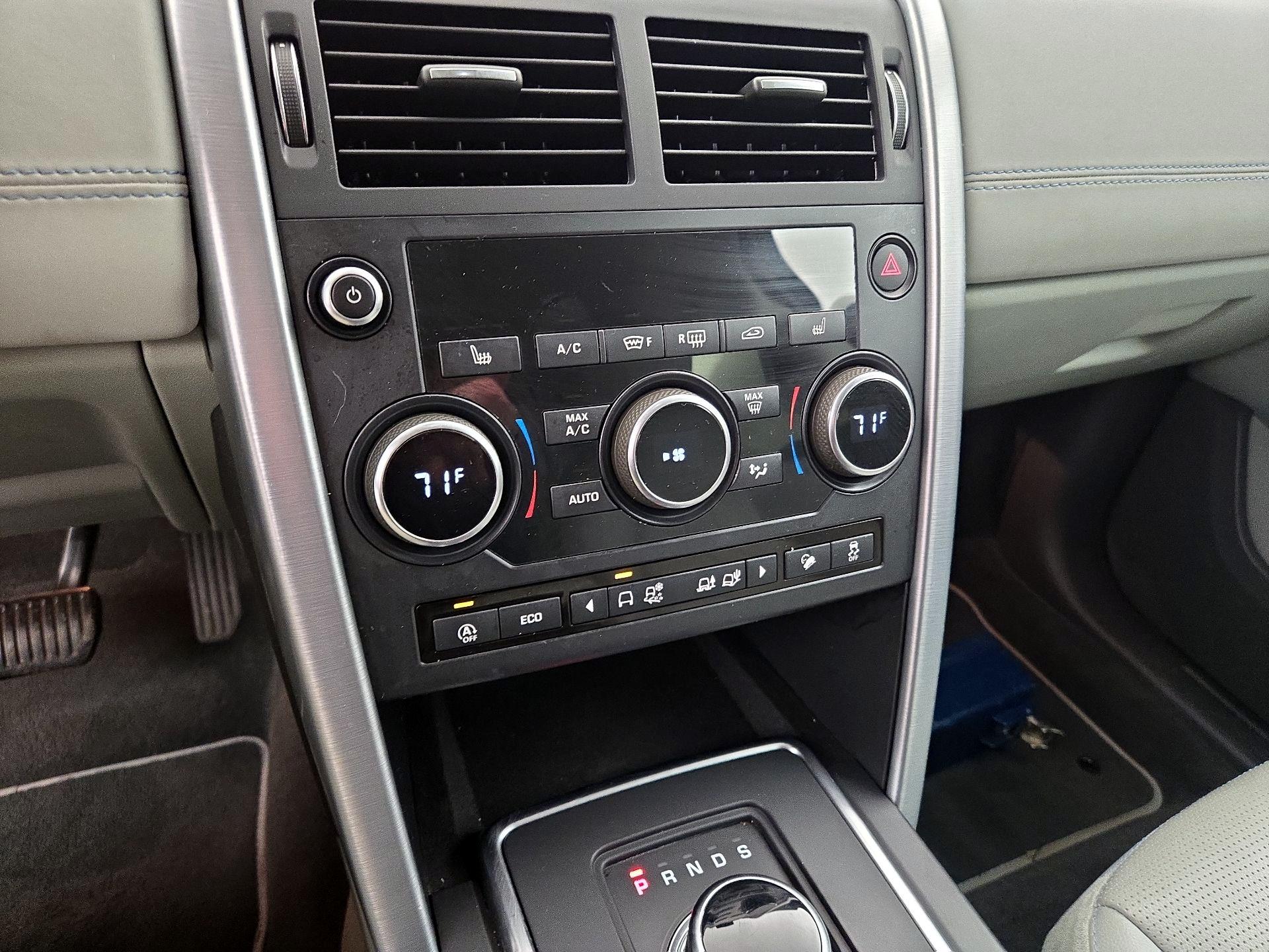 Thumbnail: 2019 Land Rover Discovery Sport - 16