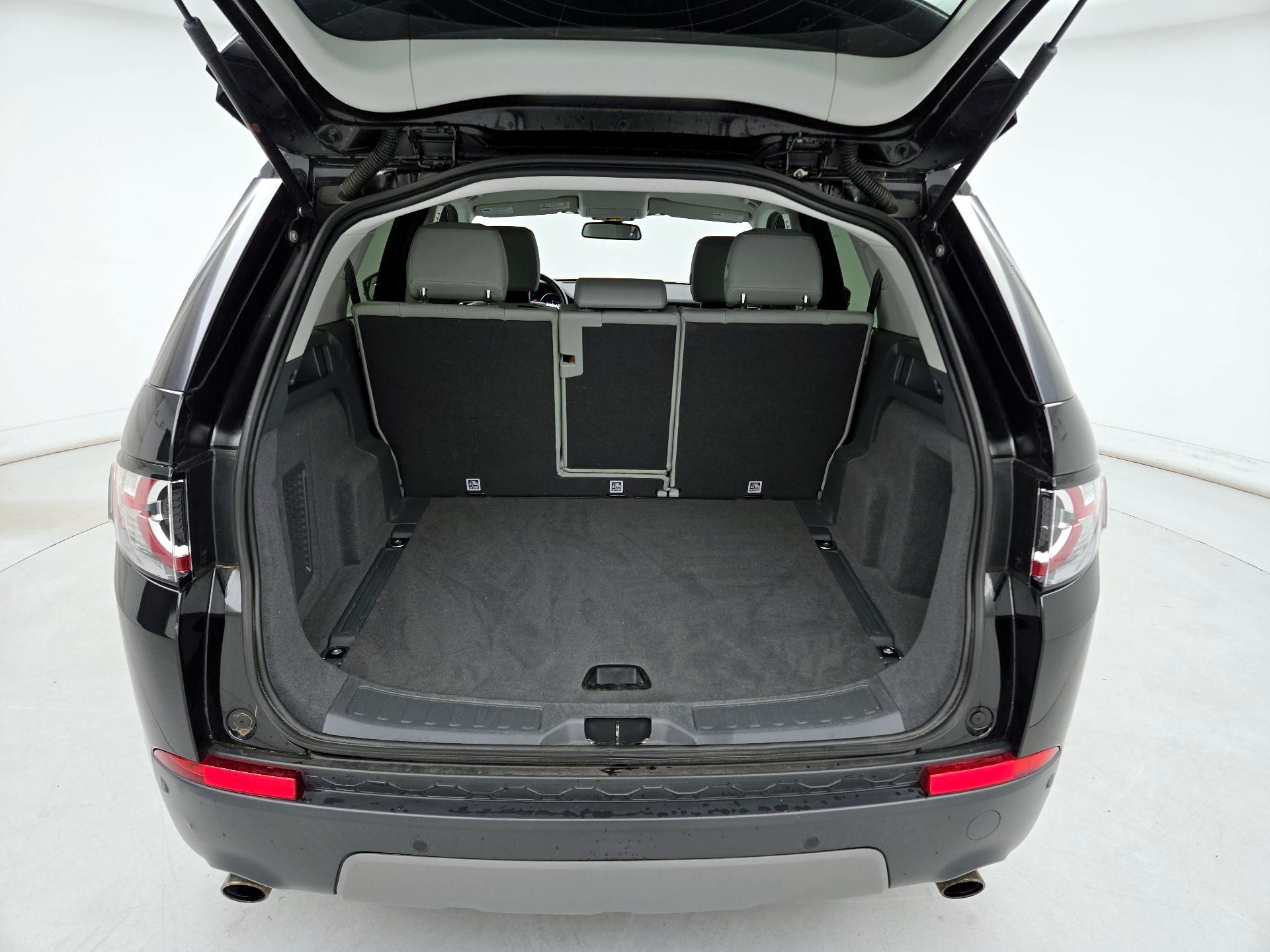 Thumbnail: 2019 Land Rover Discovery Sport - 20