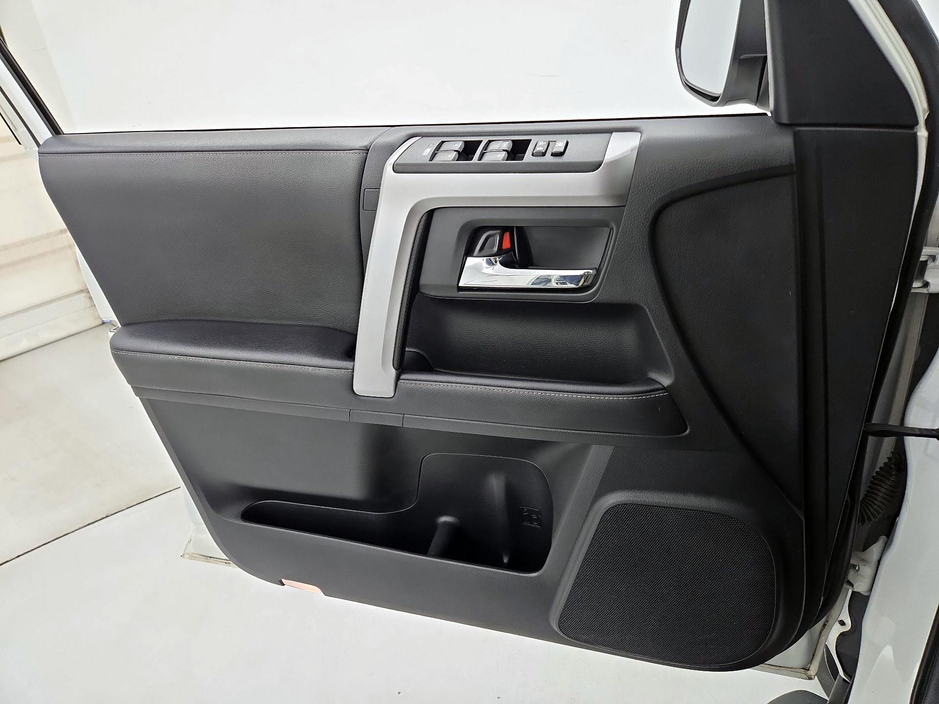 Thumbnail: 2022 Toyota 4Runner - 12