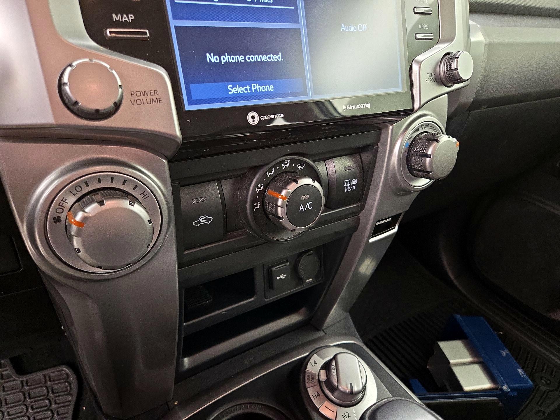 Thumbnail: 2022 Toyota 4Runner - 16