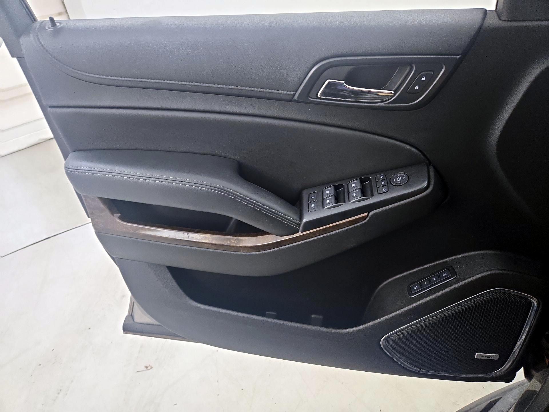 Thumbnail: 2017 Chevrolet Tahoe - 12