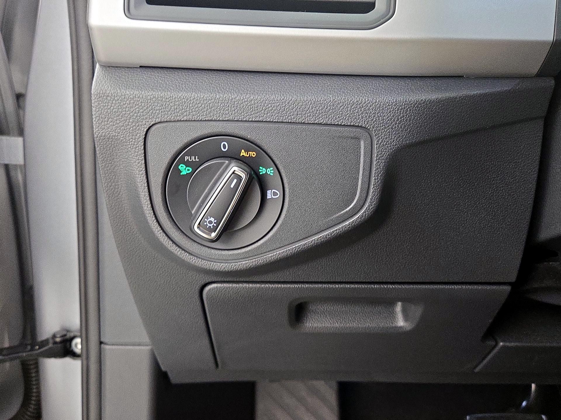 Thumbnail: 2021 Volkswagen Atlas - 13