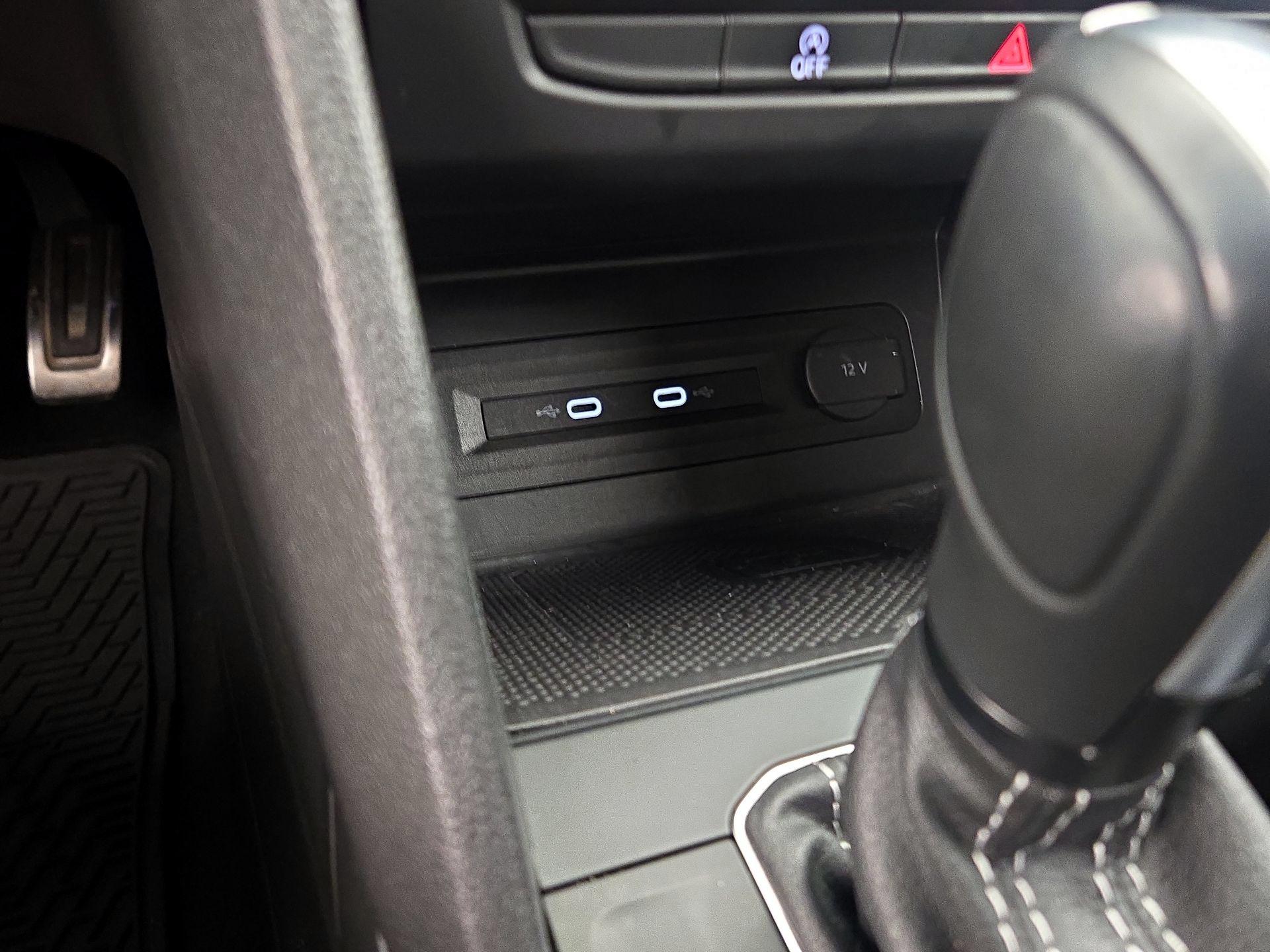 Thumbnail: 2021 Volkswagen Atlas - 17