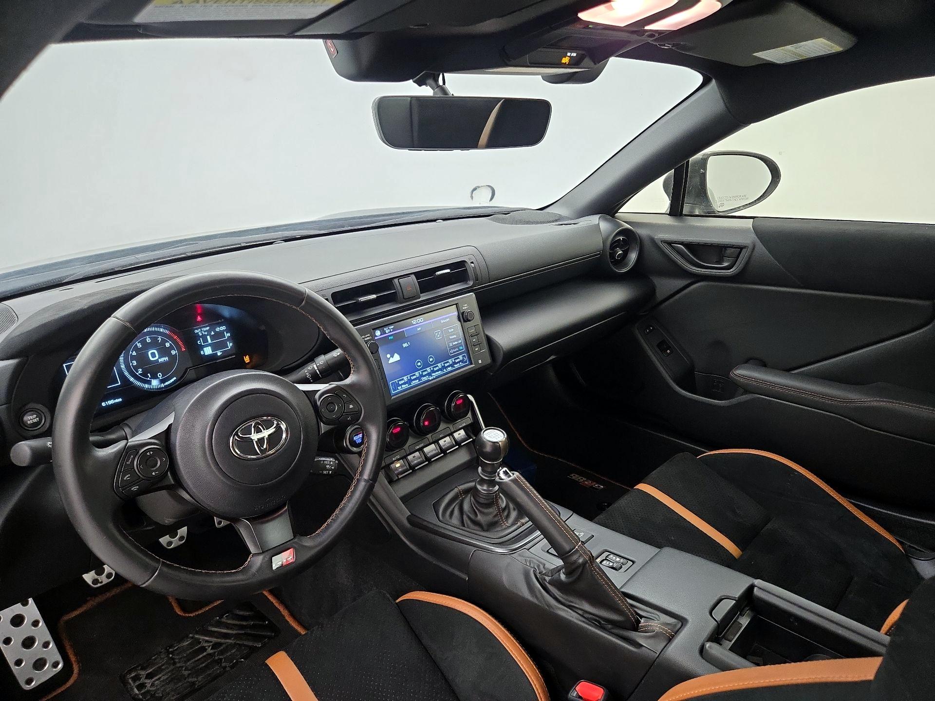 Thumbnail: 2025 Toyota GR86 - 9