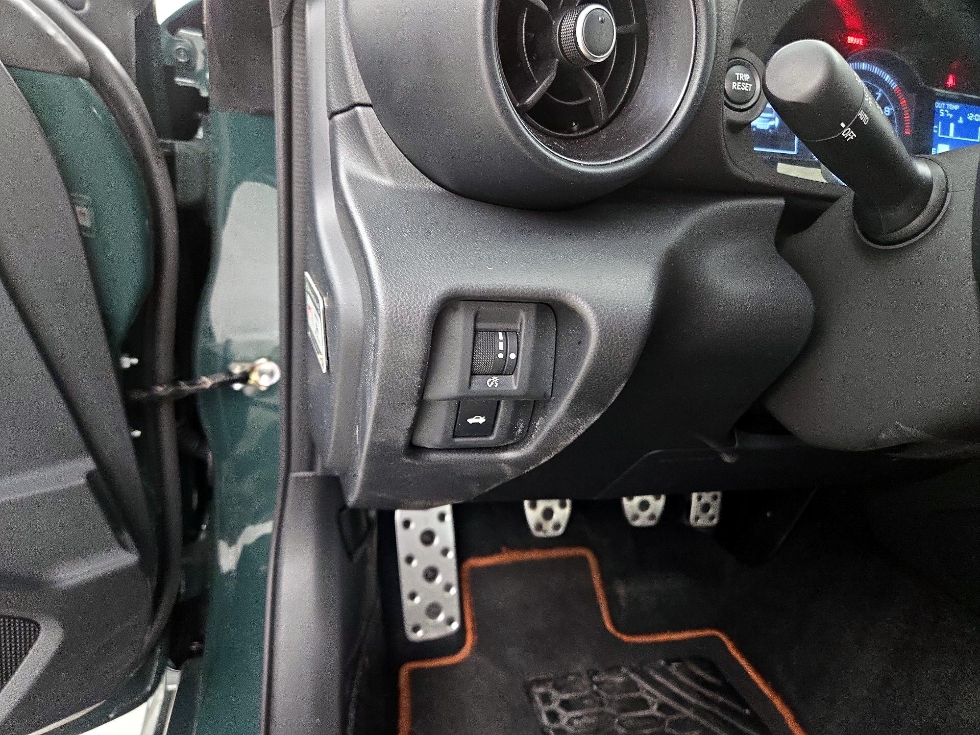 Thumbnail: 2025 Toyota GR86 - 13