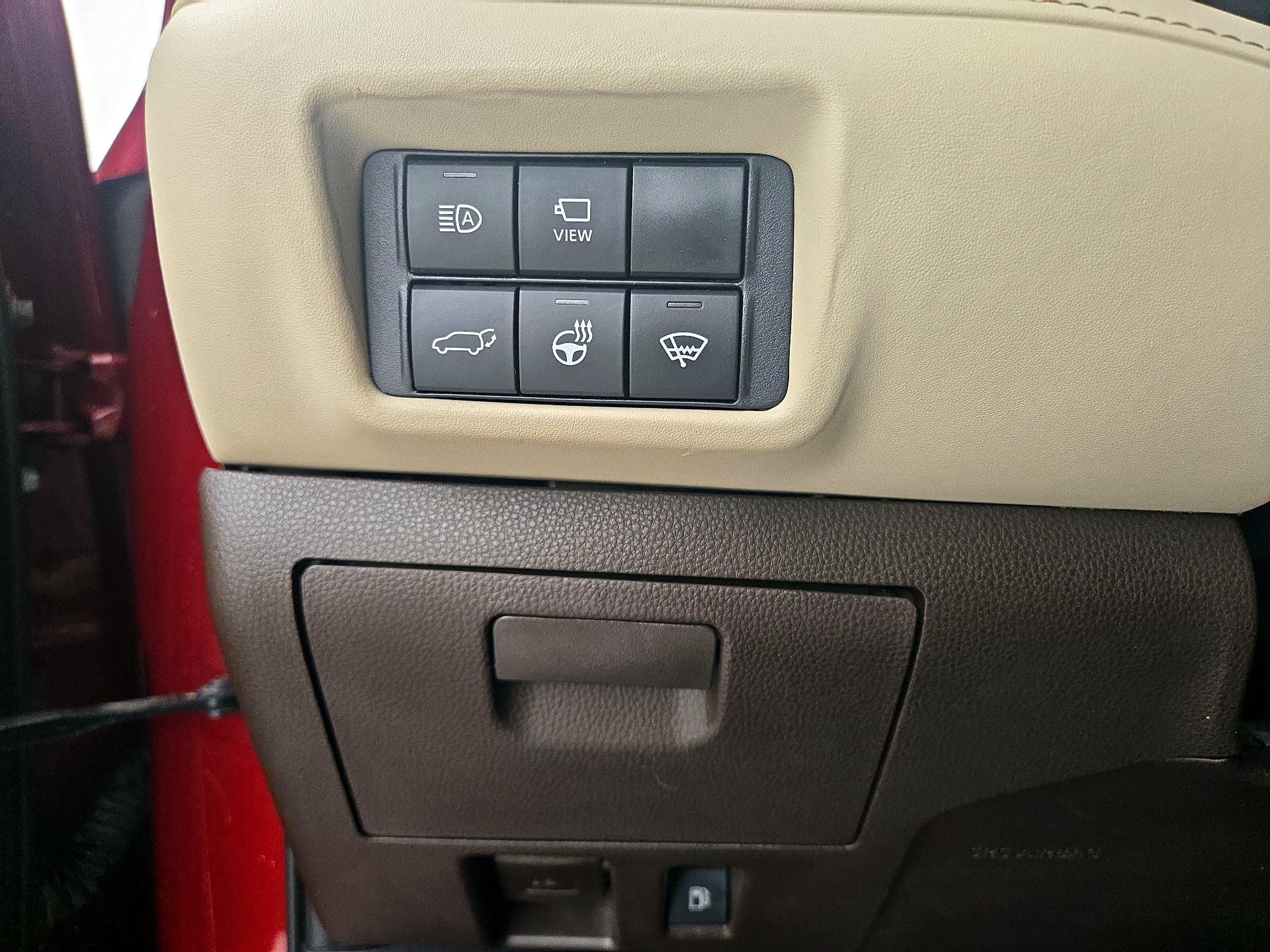 Thumbnail: 2021 Toyota Highlander - 13