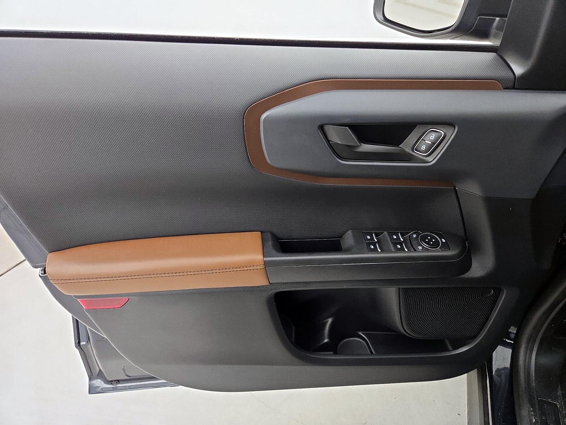 Thumbnail: 2021 Ford Bronco Sport - 12